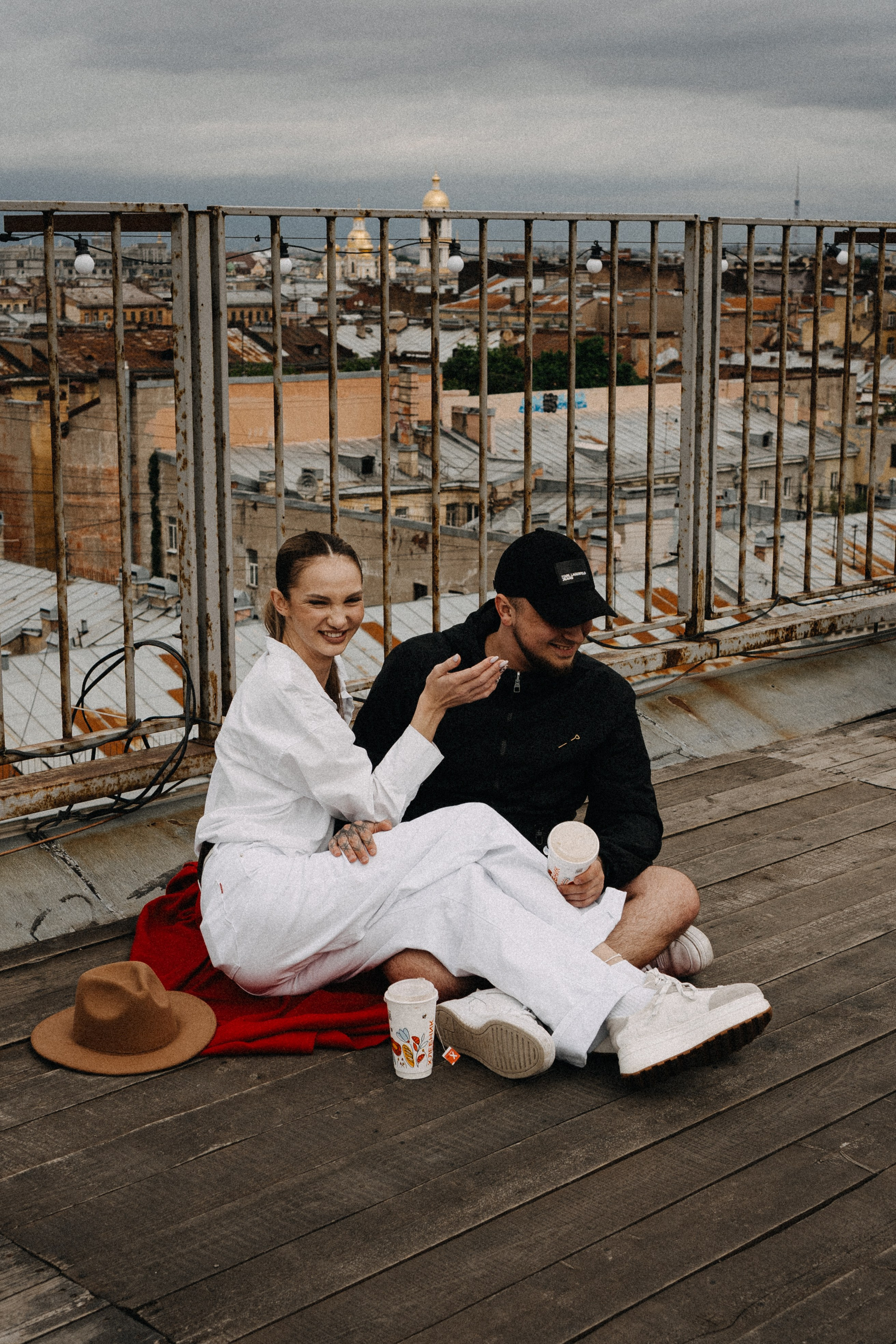 МЫ ГУЛЯЛИ ПРО КРЫШАМ ПИТЕРА. Профессиональный фотограф, Санкт-Петербург — Виктория Богомолова