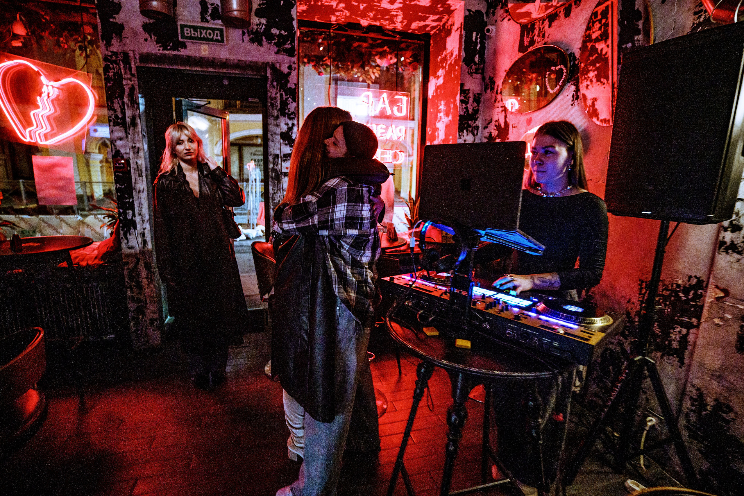 Из Сибири с любовью. Бар разбитых сердец. Концертный и репортажный фотограф в Санкт-Петербурге Слава Пахомов