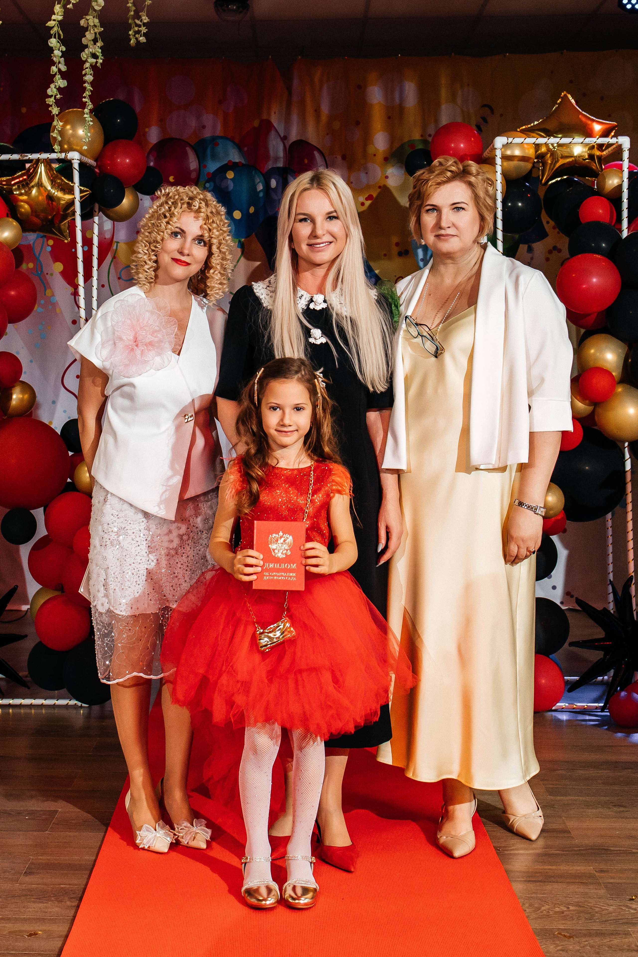 Выпускной в ЛИМПИК. Фотограф в Санкт-Петербурге Виктория Безверхая