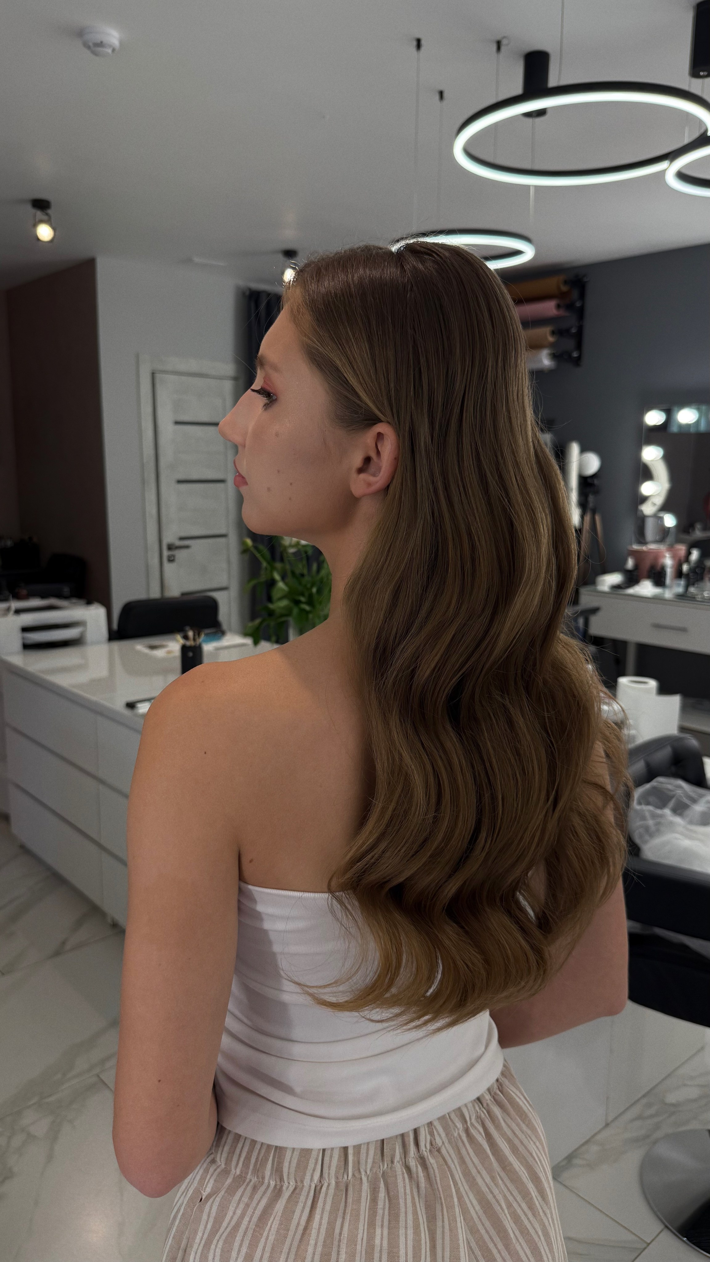 Образы. Студия визажистов, стилистов по прическам, бровистов и мастеров по ресницам