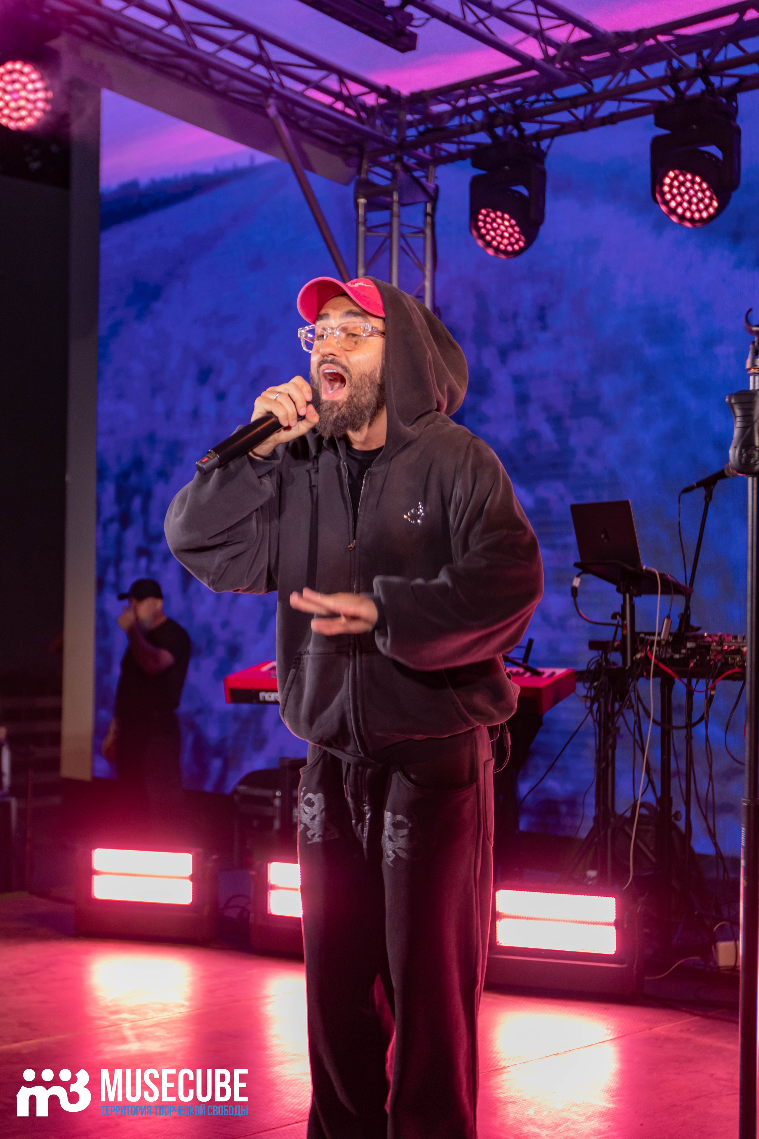 МОТ. Концертный фотограф