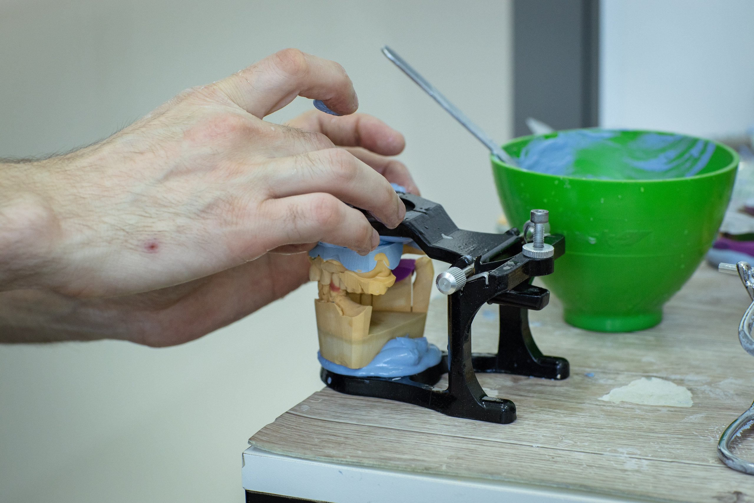 Стоматология «32 Удовольствия». Медиапродюсер, фотограф в Минеральных Водах —Виктор Холодов