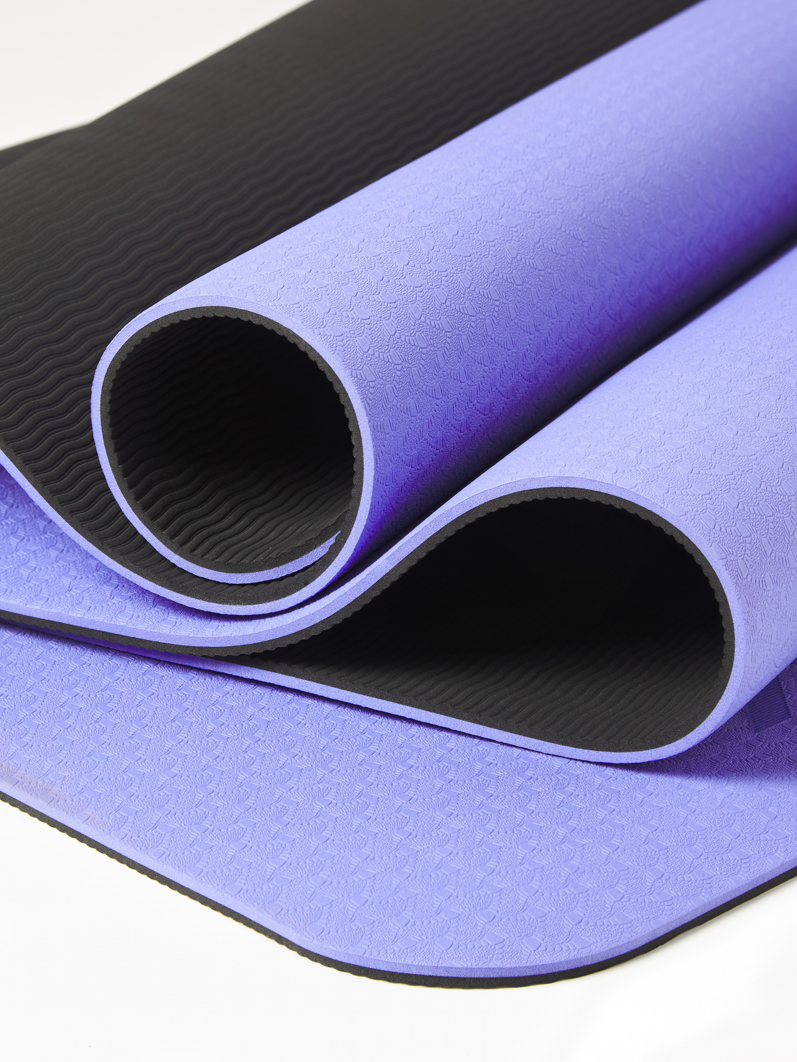 Спорт, туризм, фитнес. Предметная фотосъемка в Алматы. Предметный фотограф для маркетплейстов Артур Ахмадиев