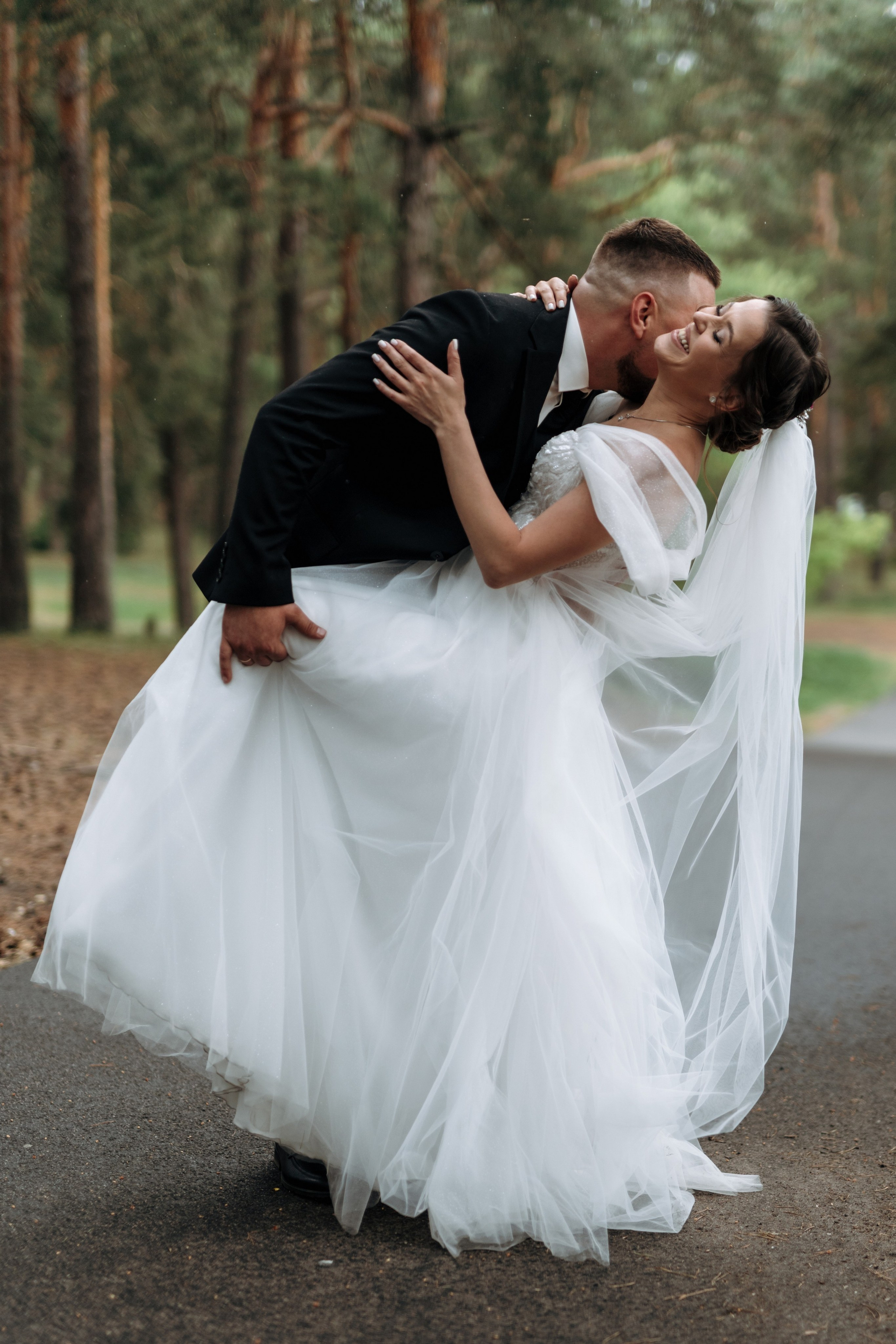 Свадебный день Яны и Максима, прогулка в лесу, Картинная галерея в Тамбове. Свадебный фотограф в Тамбове Павел Четвертков