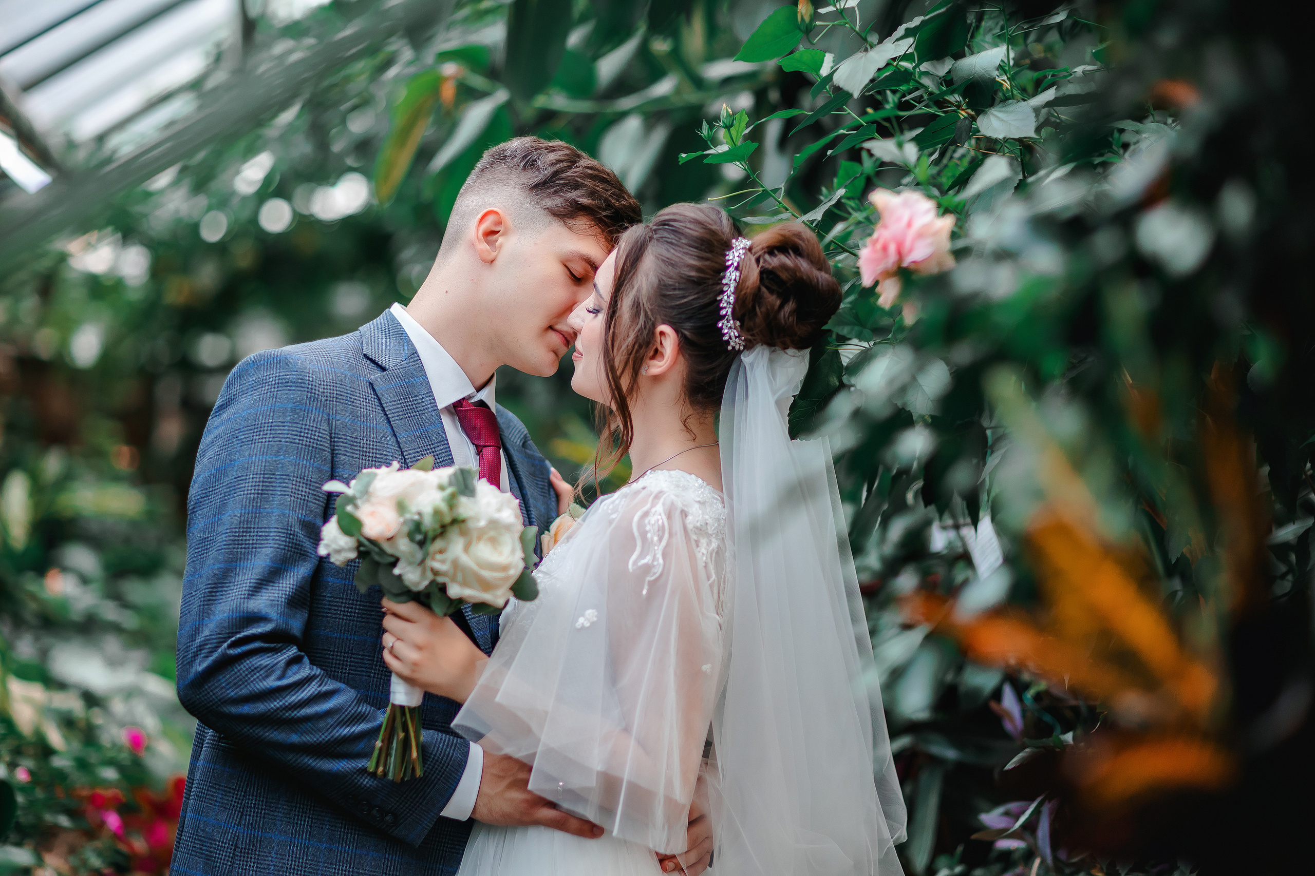 Виталий и Валерия. Комсомольск-на-Амуре. Август. Нежная дерзкая и молдая пара. Свадебный фотограф в Хабаровске