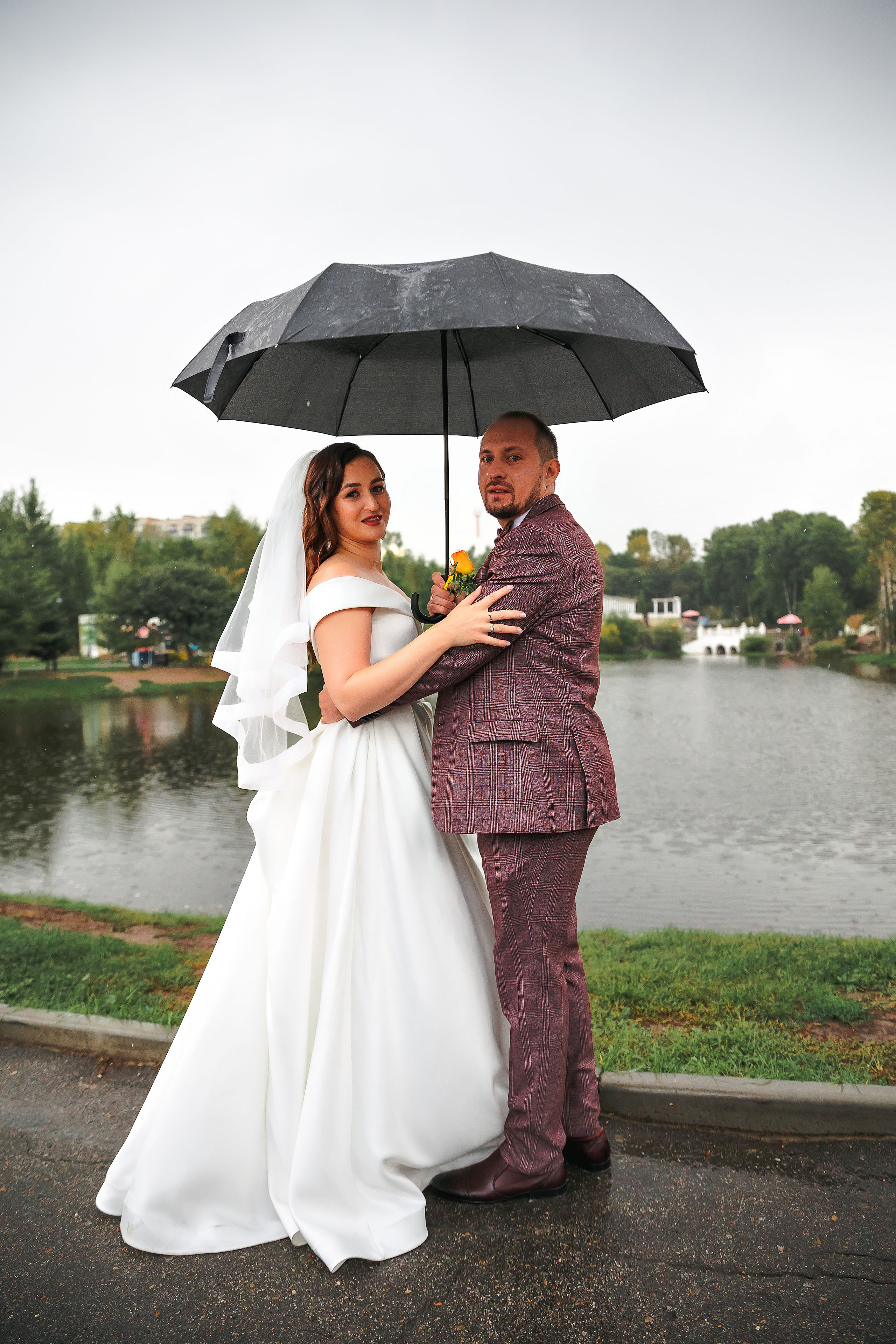 Максим и Светлана. Хабаровск. Сентябрь. Яркое солнце и проливной осенний дождь. Свадебный фотограф в Хабаровске
