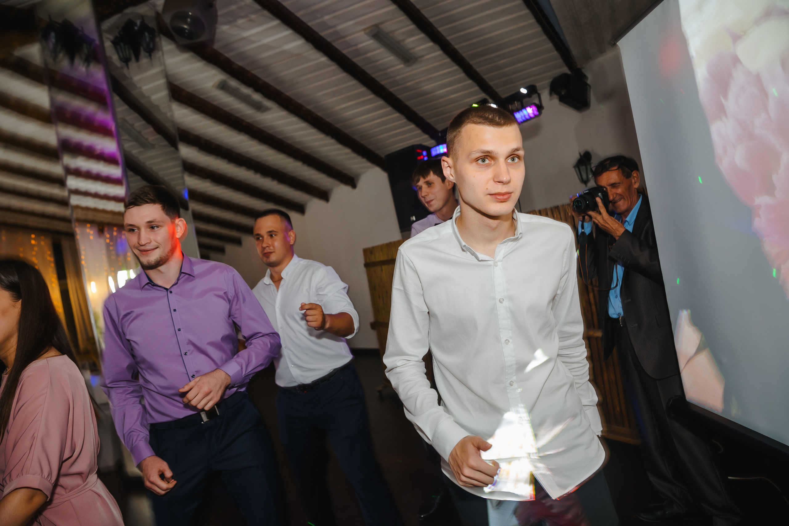 Виталий и Валерия. Комсомольск-на-Амуре. Август. Нежная дерзкая и молдая пара. Свадебный фотограф в Хабаровске