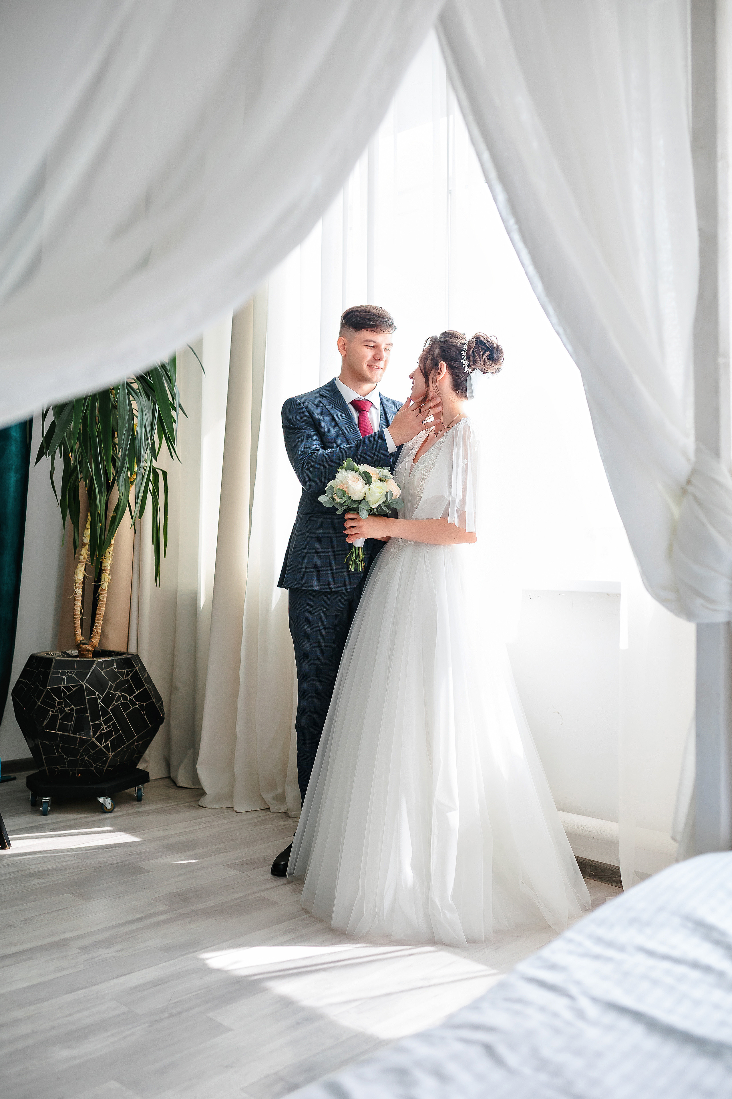 Виталий и Валерия. Комсомольск-на-Амуре. Август. Нежная дерзкая и молдая пара. Свадебный фотограф в Хабаровске