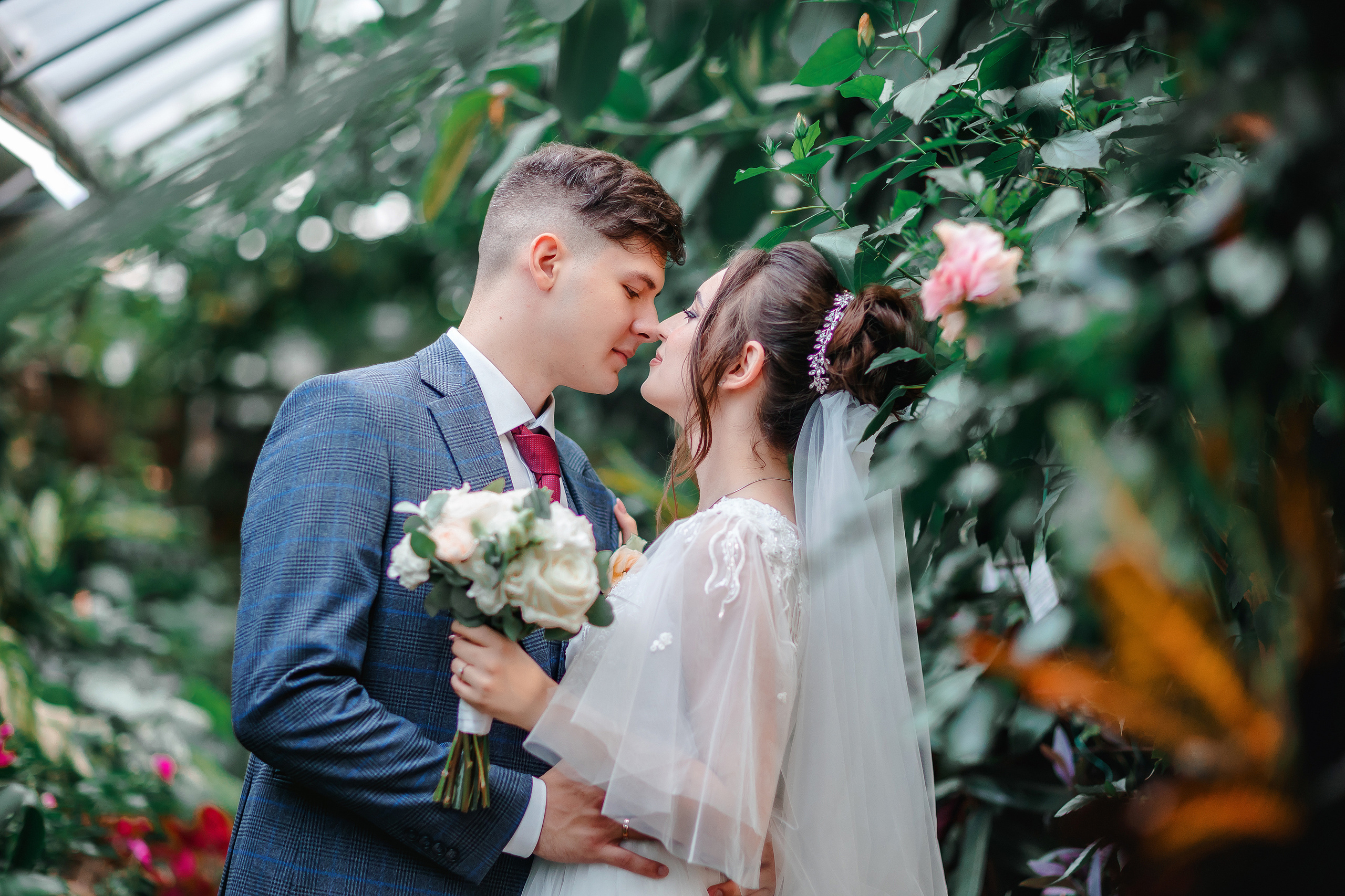 Виталий и Валерия. Комсомольск-на-Амуре. Август. Нежная дерзкая и молдая пара. Свадебный фотограф в Хабаровске