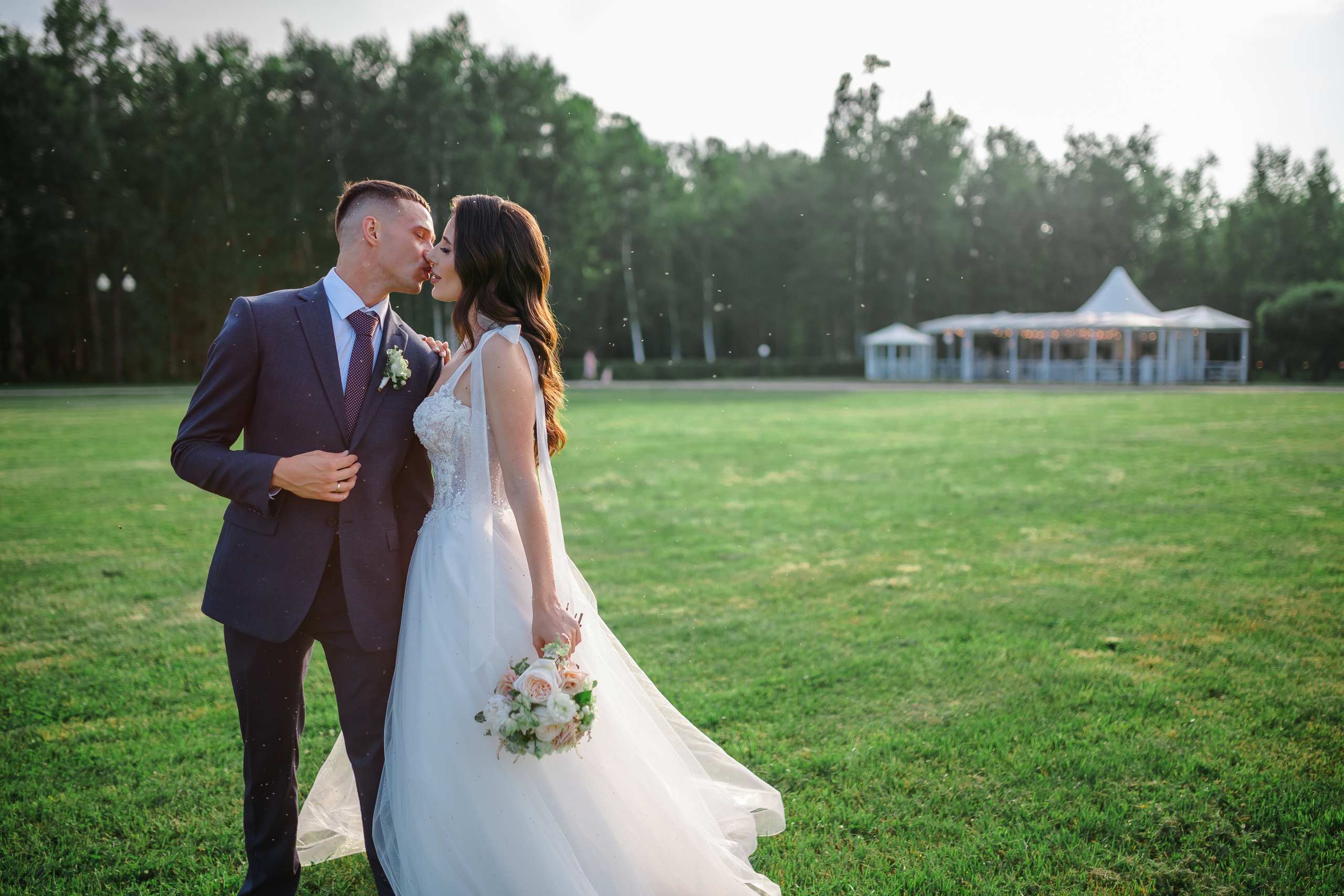 Эльвира и Сергей. Хабаровск.Июль. Ключевые кадры. Стиль, молодость…. Свадебный фотограф в Хабаровске