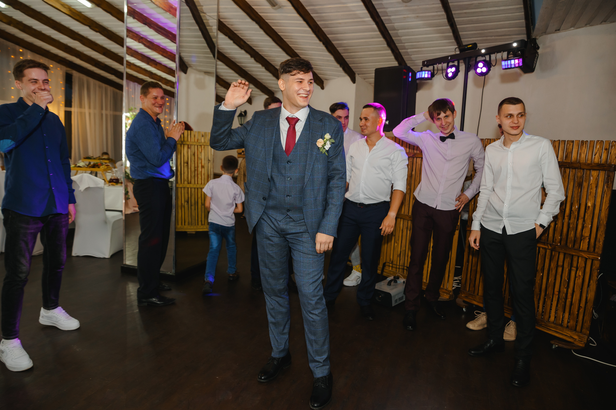 Виталий и Валерия. Комсомольск-на-Амуре. Август. Нежная дерзкая и молдая пара. Свадебный фотограф в Хабаровске