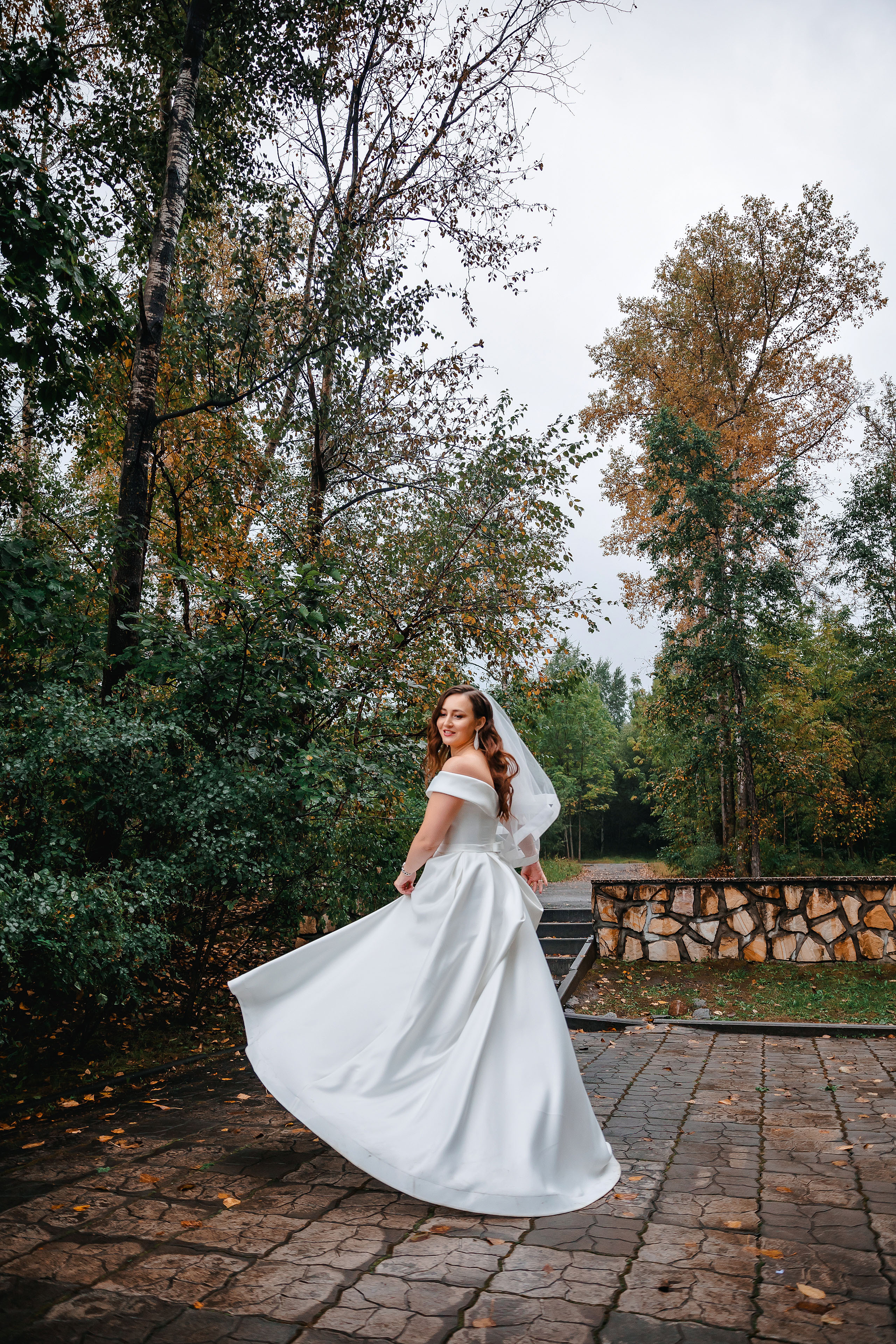 Максим и Светлана. Хабаровск. Сентябрь. Яркое солнце и проливной осенний дождь. Свадебный фотограф в Хабаровске