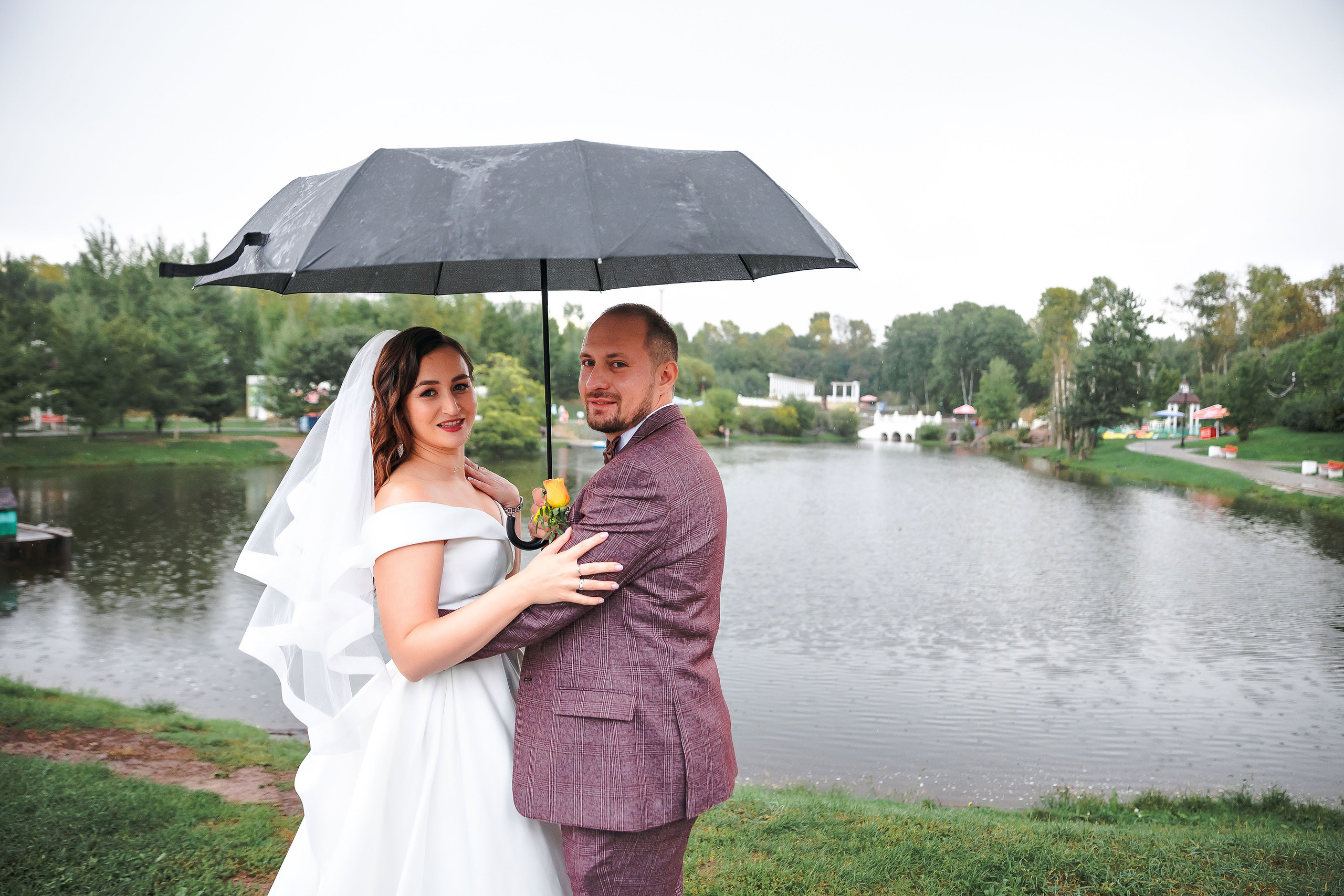 Максим и Светлана. Хабаровск. Сентябрь. Яркое солнце и проливной осенний дождь. Свадебный фотограф в Хабаровске