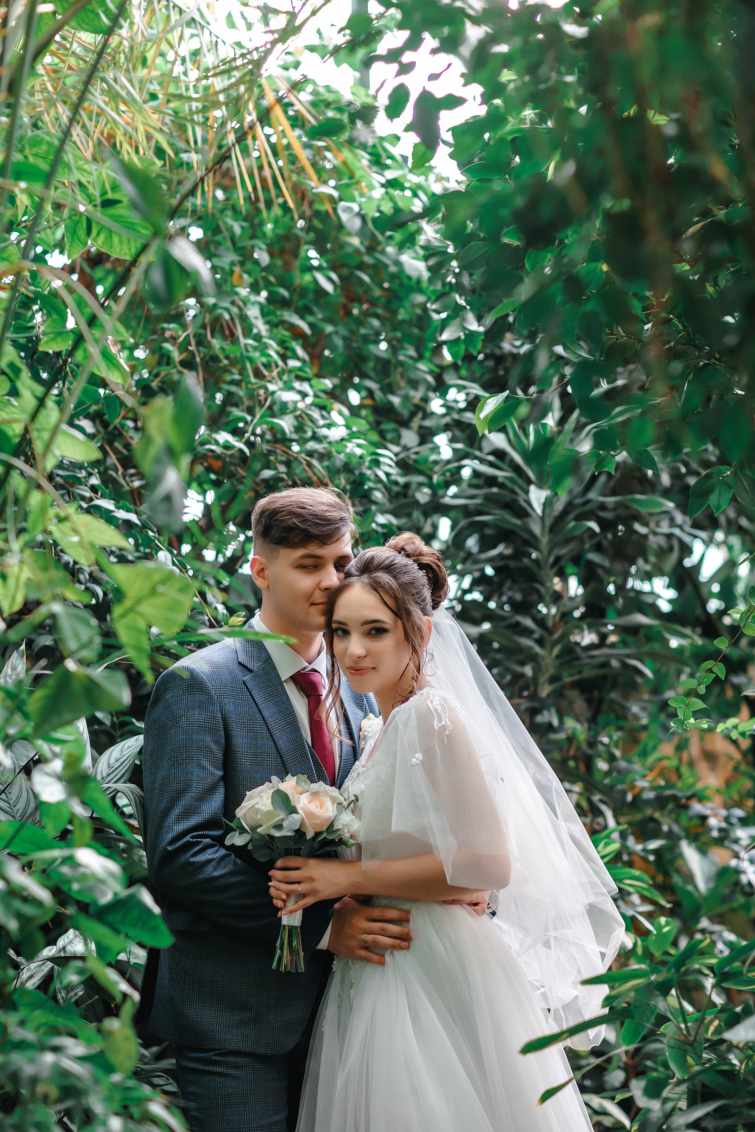 Виталий и Валерия. Комсомольск-на-Амуре. Август. Нежная дерзкая и молдая пара. Свадебный фотограф в Хабаровске