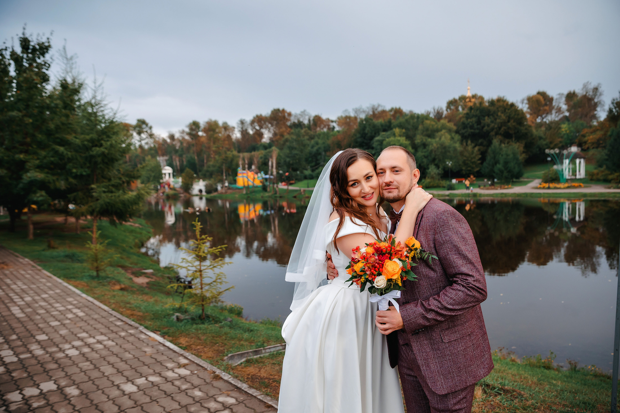 Максим и Светлана. Хабаровск. Сентябрь. Яркое солнце и проливной осенний дождь. Свадебный фотограф в Хабаровске