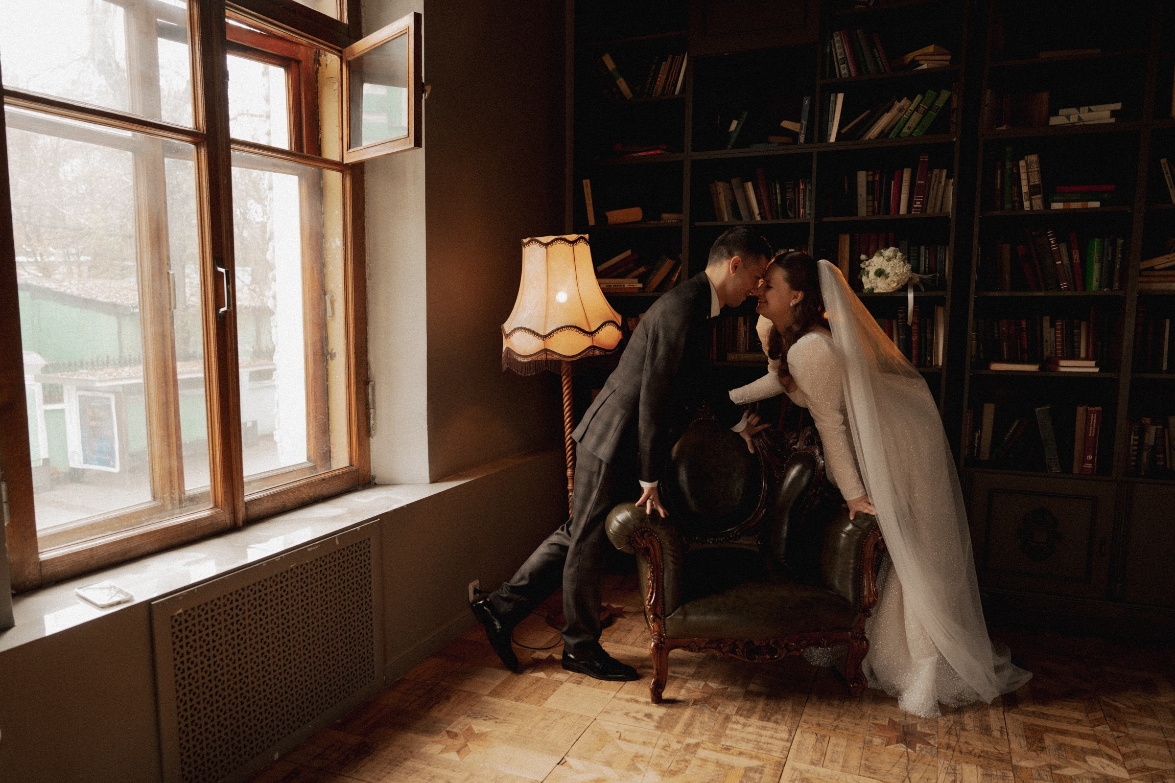 В ♡ К — Книжная история о любви. Свадебный и портретный фотограф в Москве, Светлана Янковая