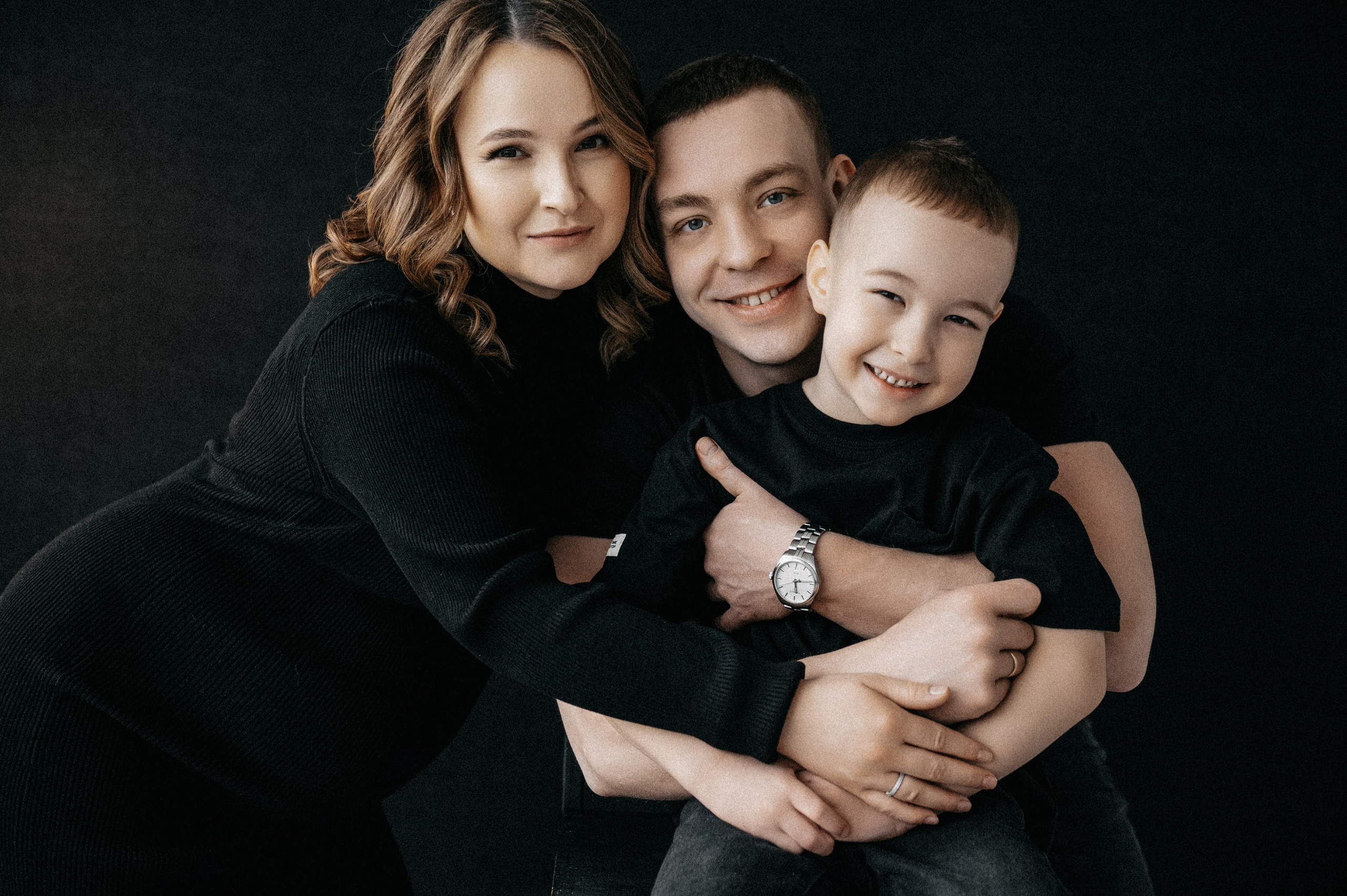 Семейная фотосессия беременности для Альбины в фотостудии Space noir art. Свадебный и семейный фотограф Виктория Носачёва. Щелково, Москва и МО