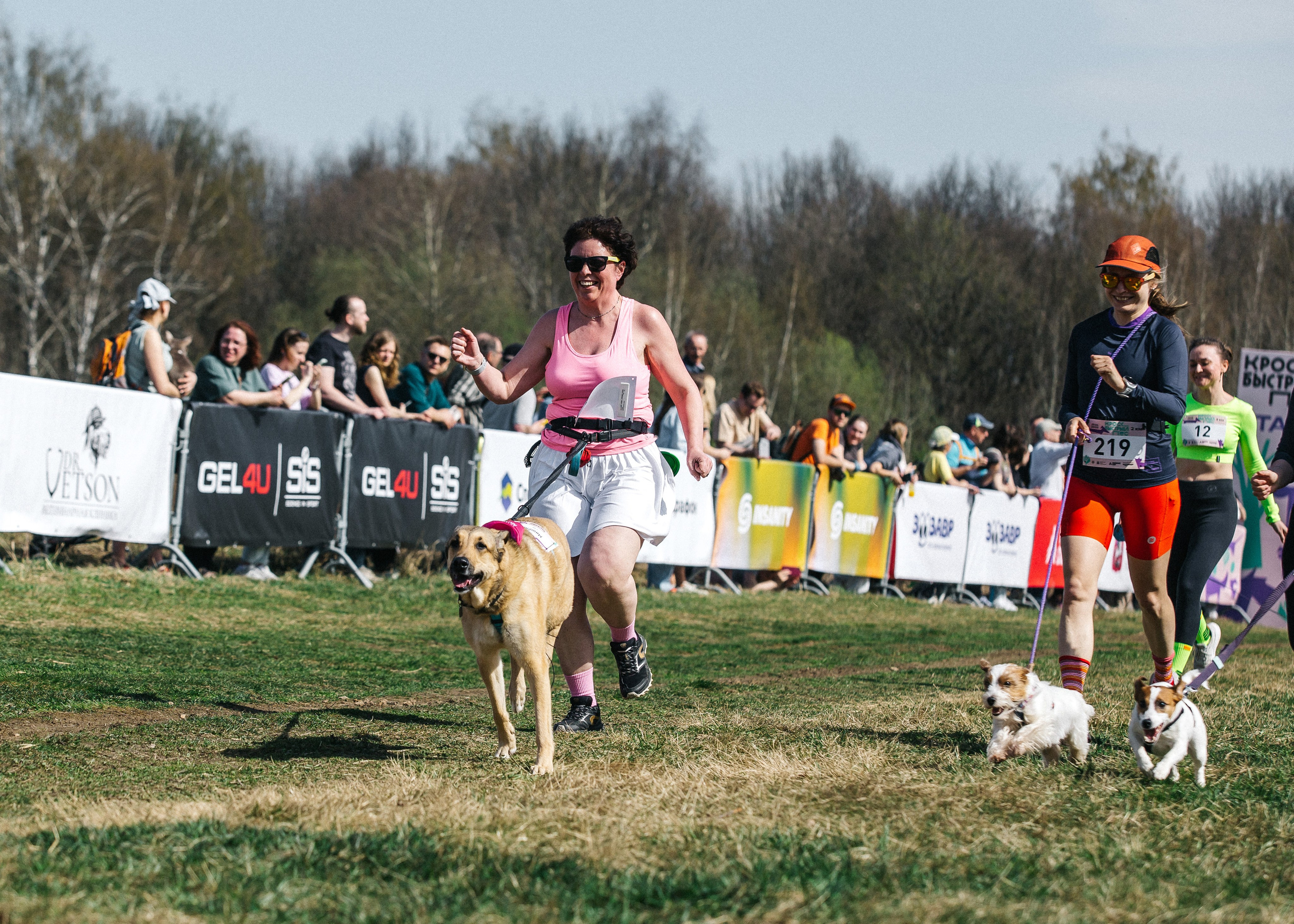 Кросс «Быстрый пёс» 2025. Репортажный фотограф в Москве