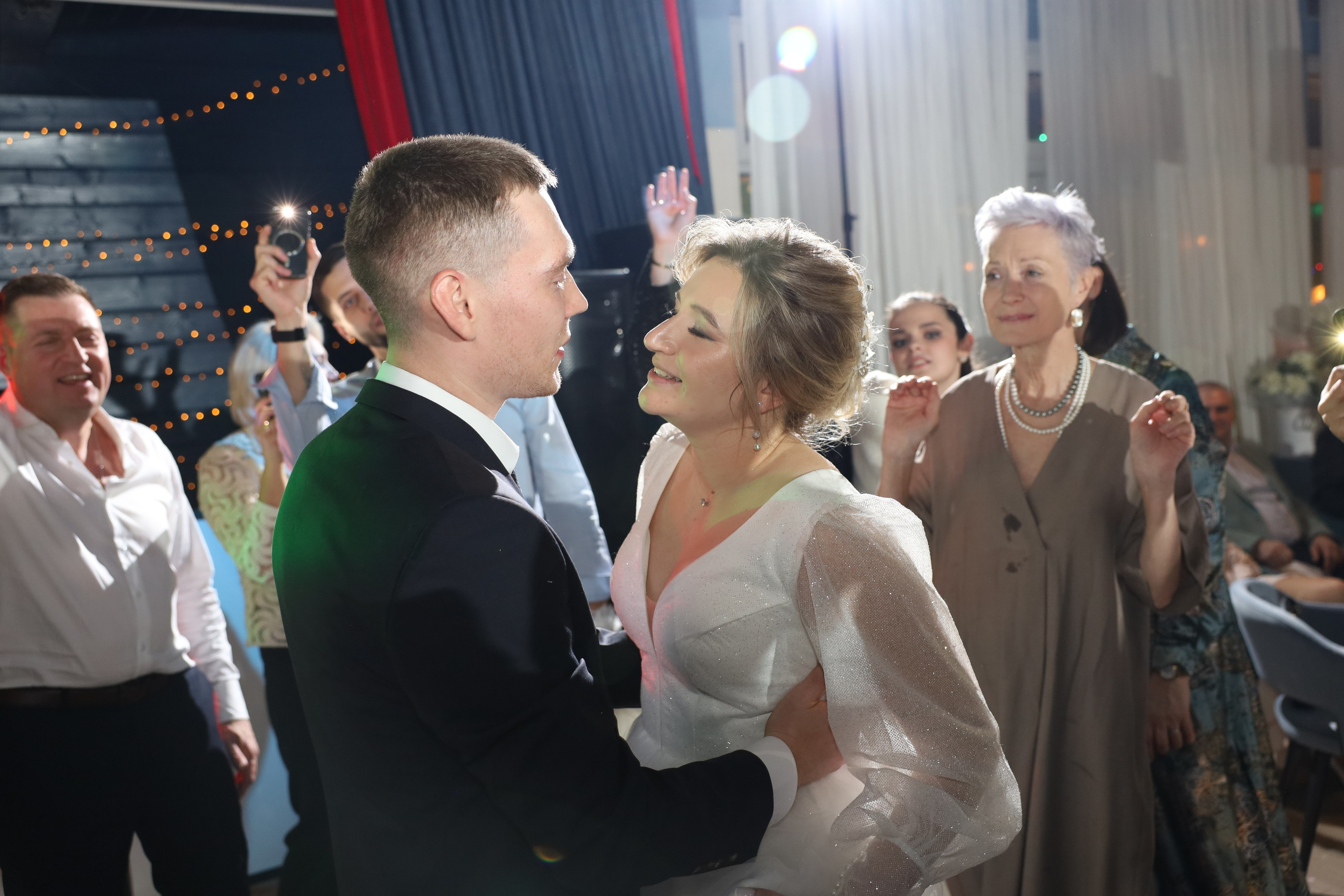 𝒜𝓇𝓉𝑒𝓂 & 𝐿𝓎𝓊𝓈𝓎𝒶 (𝓇𝑒𝓈𝓉𝒶𝓊𝓇𝒶𝓃𝓉). 𝑀𝑜𝓈𝒸𝑜𝓌. Свадебный фотограф в Санкт-Петербурге