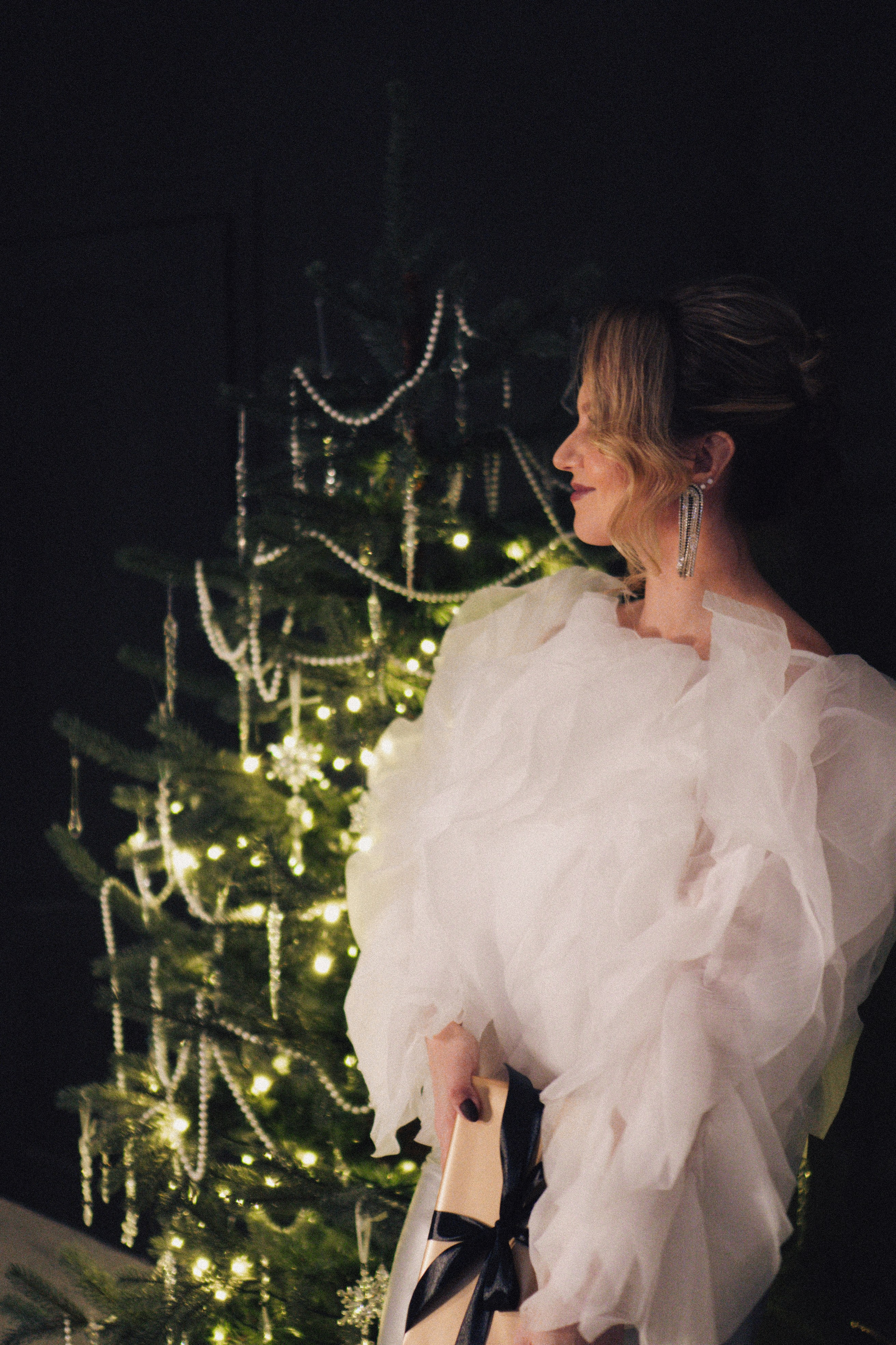 НОВОГОДНЯЯ ФОТОСЕСИИЯ В СТУДИИ ДЛЯ ДЕВУШКИ И ПРОГУЛКА ПО ЧЕРНЫШЕВСКОЙ. Профессиональный фотограф, Санкт-Петербург — Виктория Богомолова