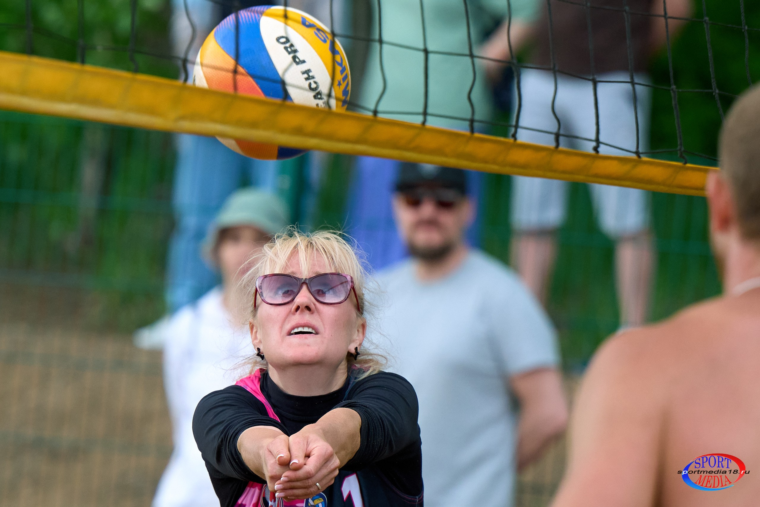 Пляжный волейбол. ПРИВОЛЖСКАЯ ЛИГА MIXT Ижевск 18.05.2025. Спортивный репортажный фотограф в Ижевске Сергей Мерзляков
