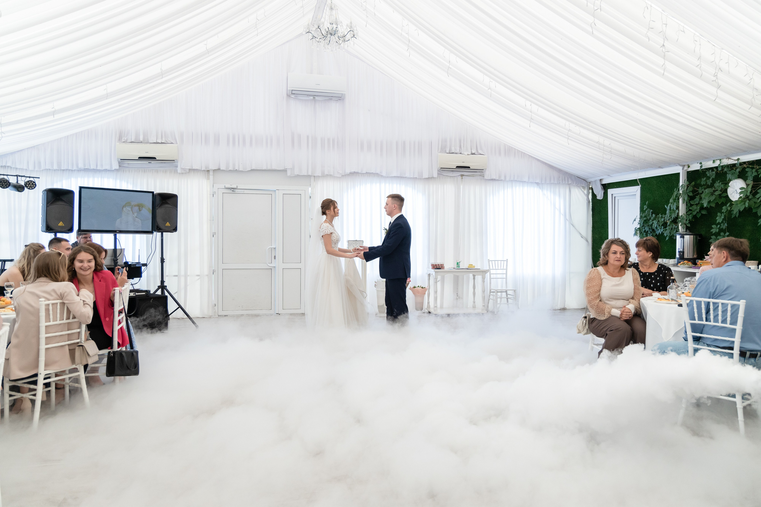 Ксения и Антон (полный день). Фотограф в Барнауле Юлия Садвокасова