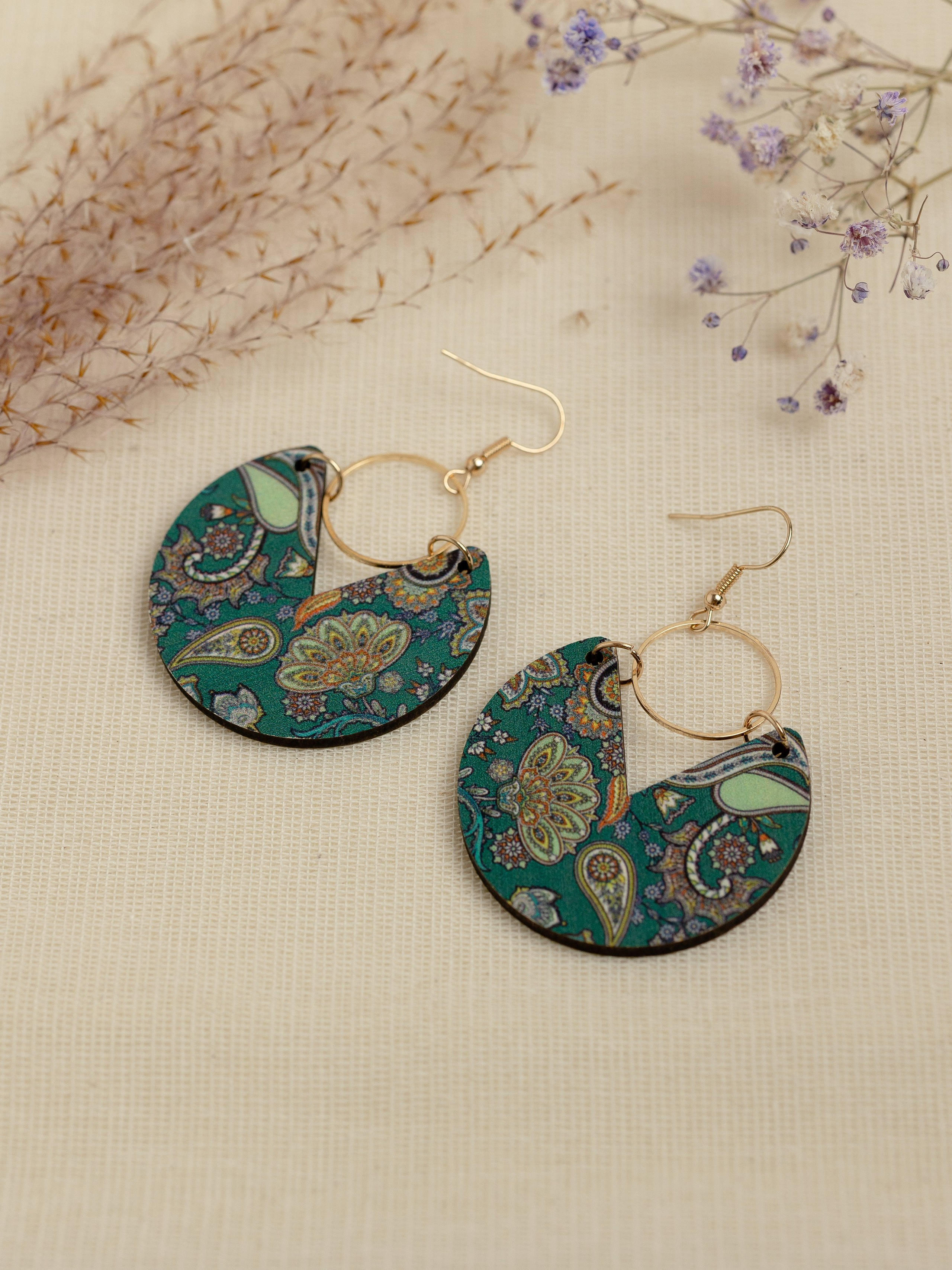 Серьги для маркетплейса. Портретный и репортажный фотограф в Казани Максим Сипачев