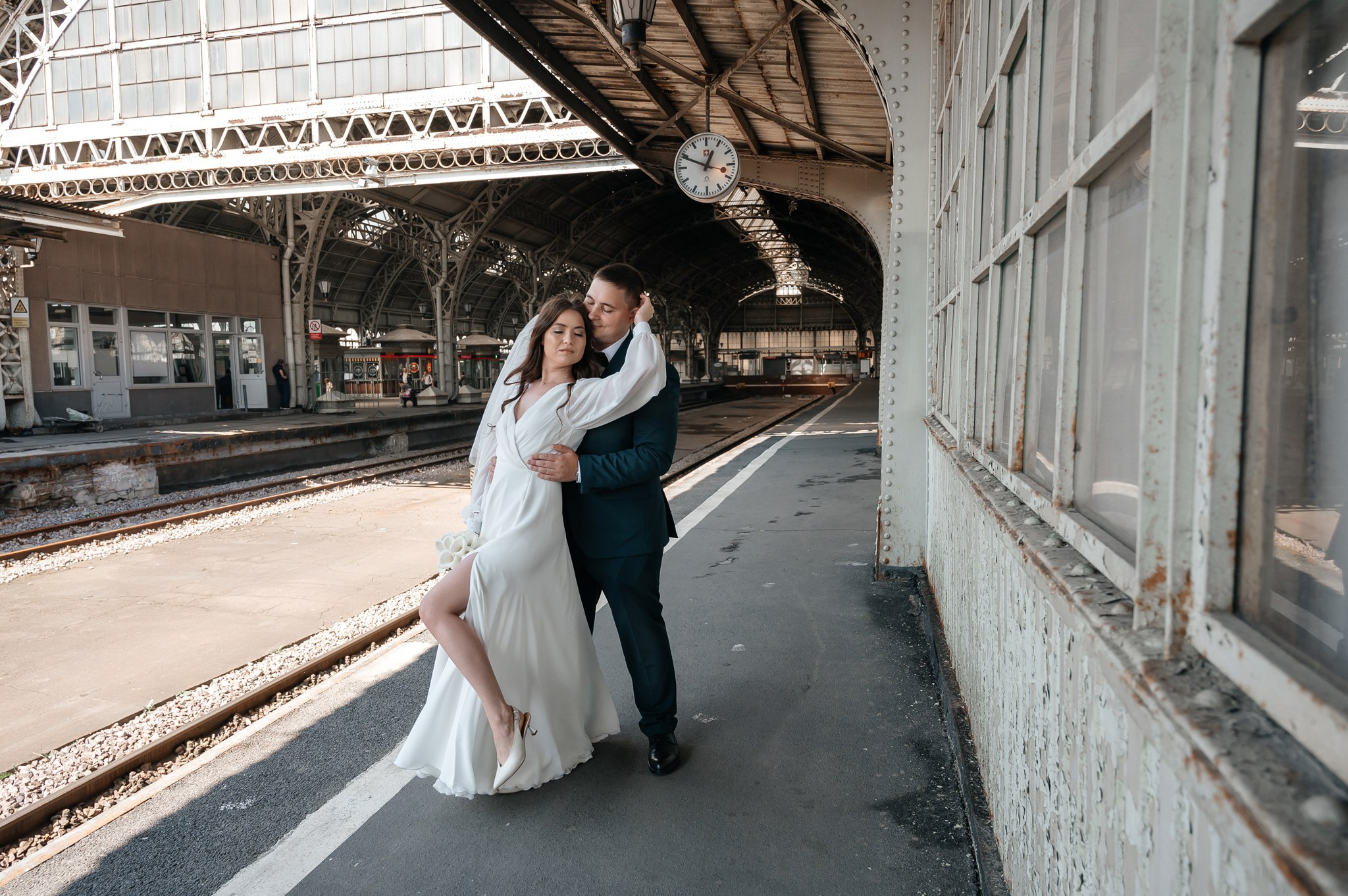 Фотосессия свадьбы на Витебском вокзале