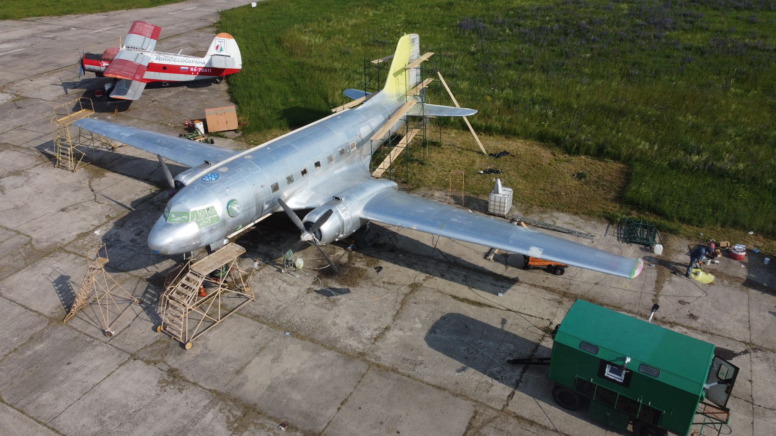 Ил-14Т «Голубая Мечта» — покраска (2022г). Фотоальбом показывающий увлекательный мир авиации и мир медведей Андрея Иванова