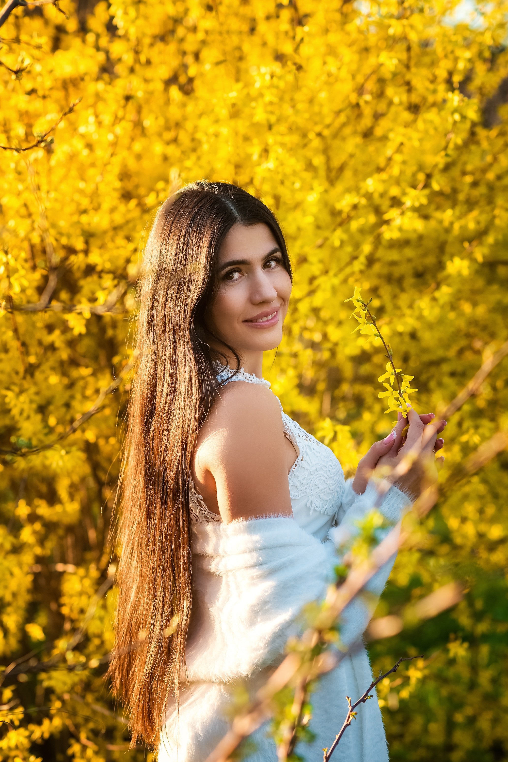 Солнечная Форзиция. Женский фотограф Крещение Венчание Москва Брянск