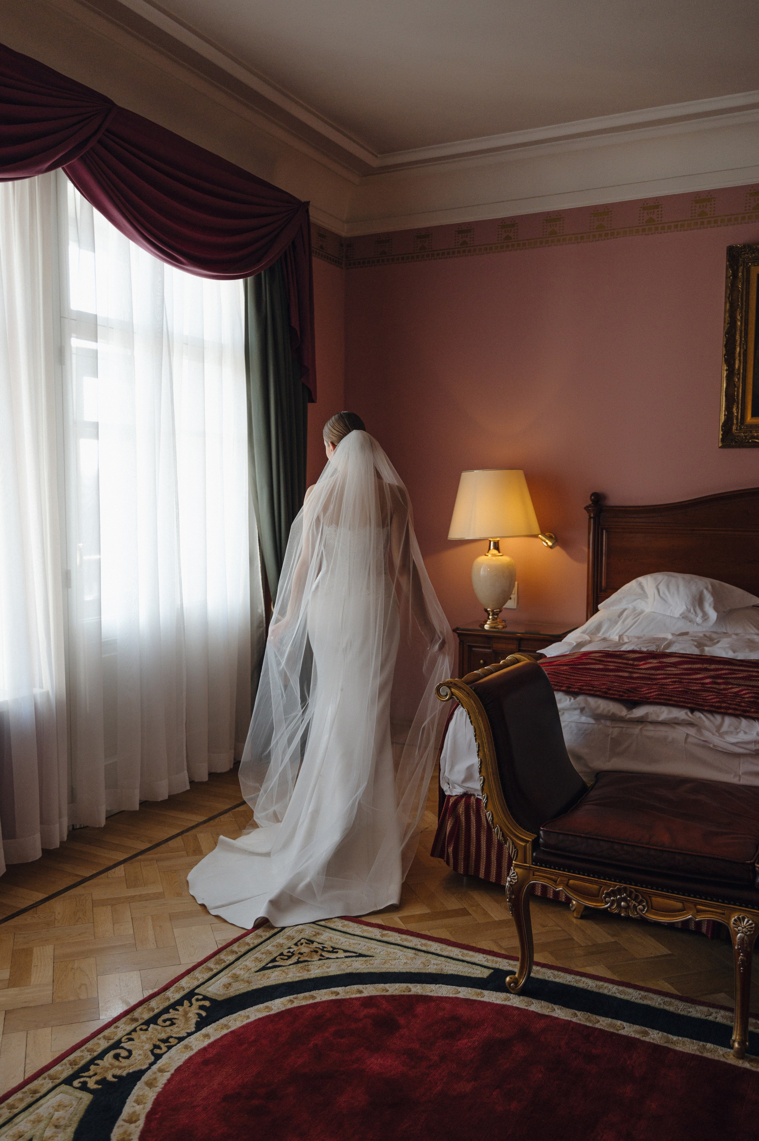 Дмитрий и Луиза. Гостиница Националь и ресторан Белуга. Свадебный фотограф Москва и Санкт-Петербург. Анастасия Чудина