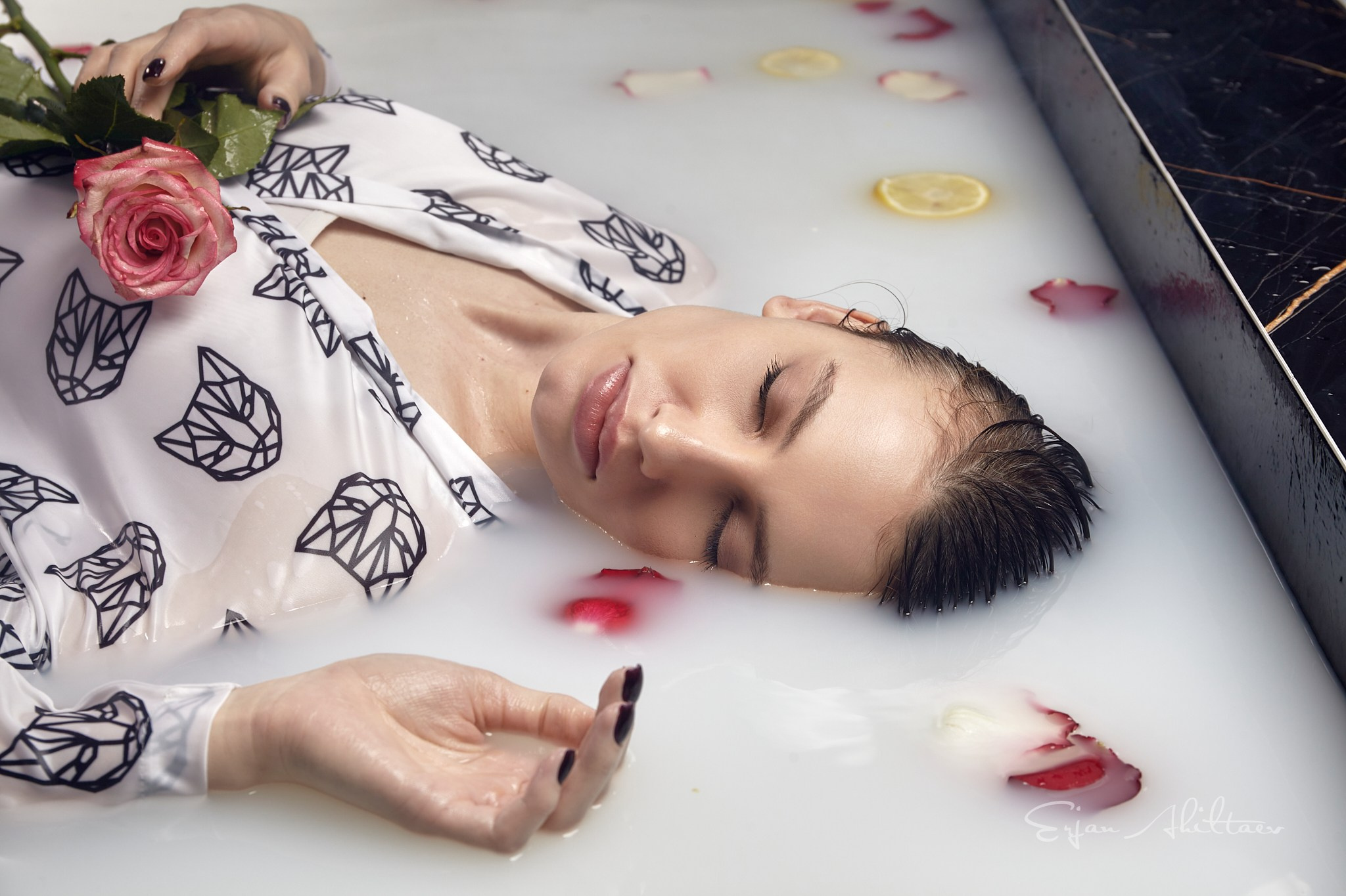 Тонкая грань нежности. Erjan Ahiltaev — Photographer in Almaty