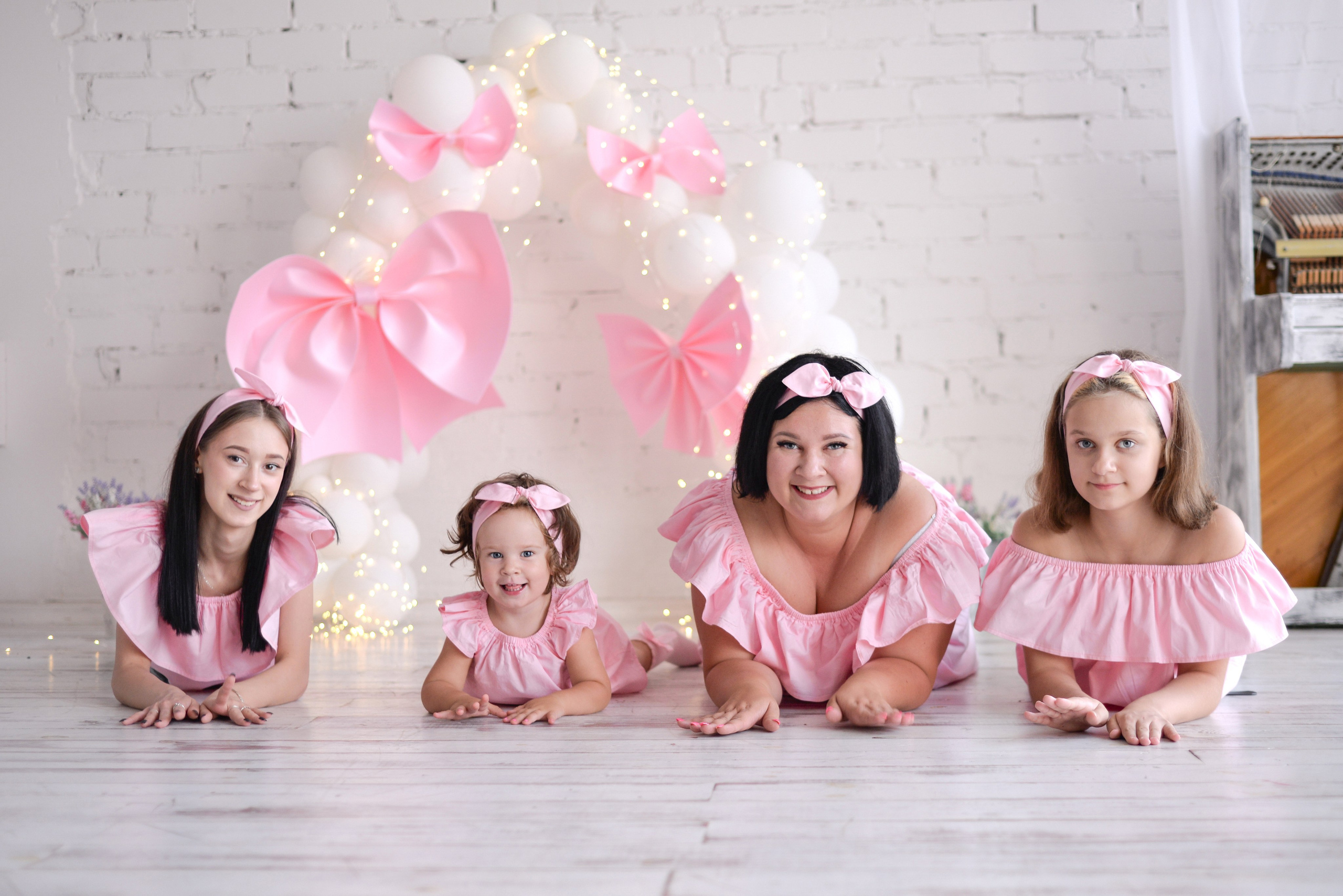 Лида с дочками. Семейный и свадебный фотограф Галина Абакумова, фотосессии в Белгороде