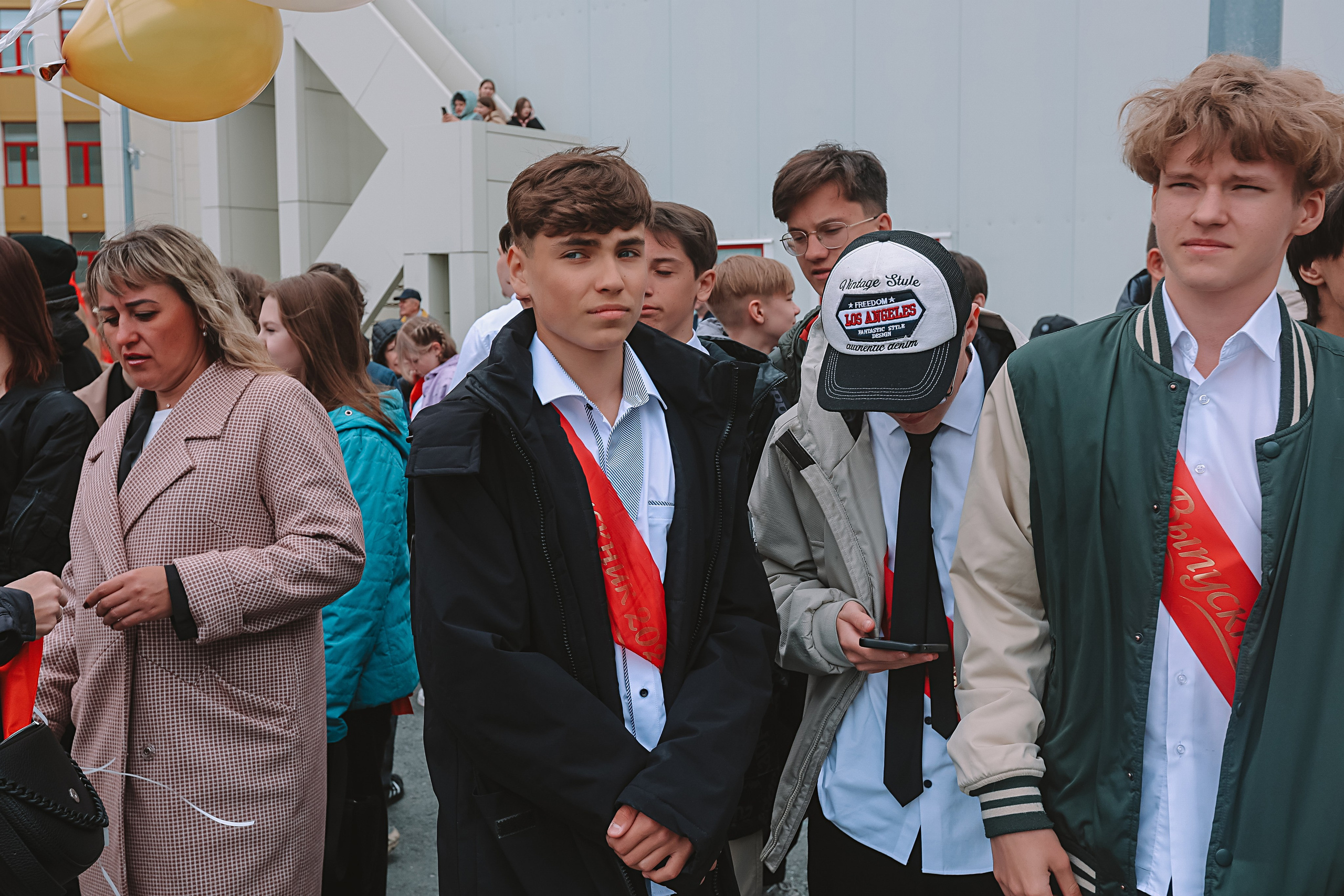 Последний звонок. Семейный фотограф Тюмень, фотограф на роды Салмина Мария