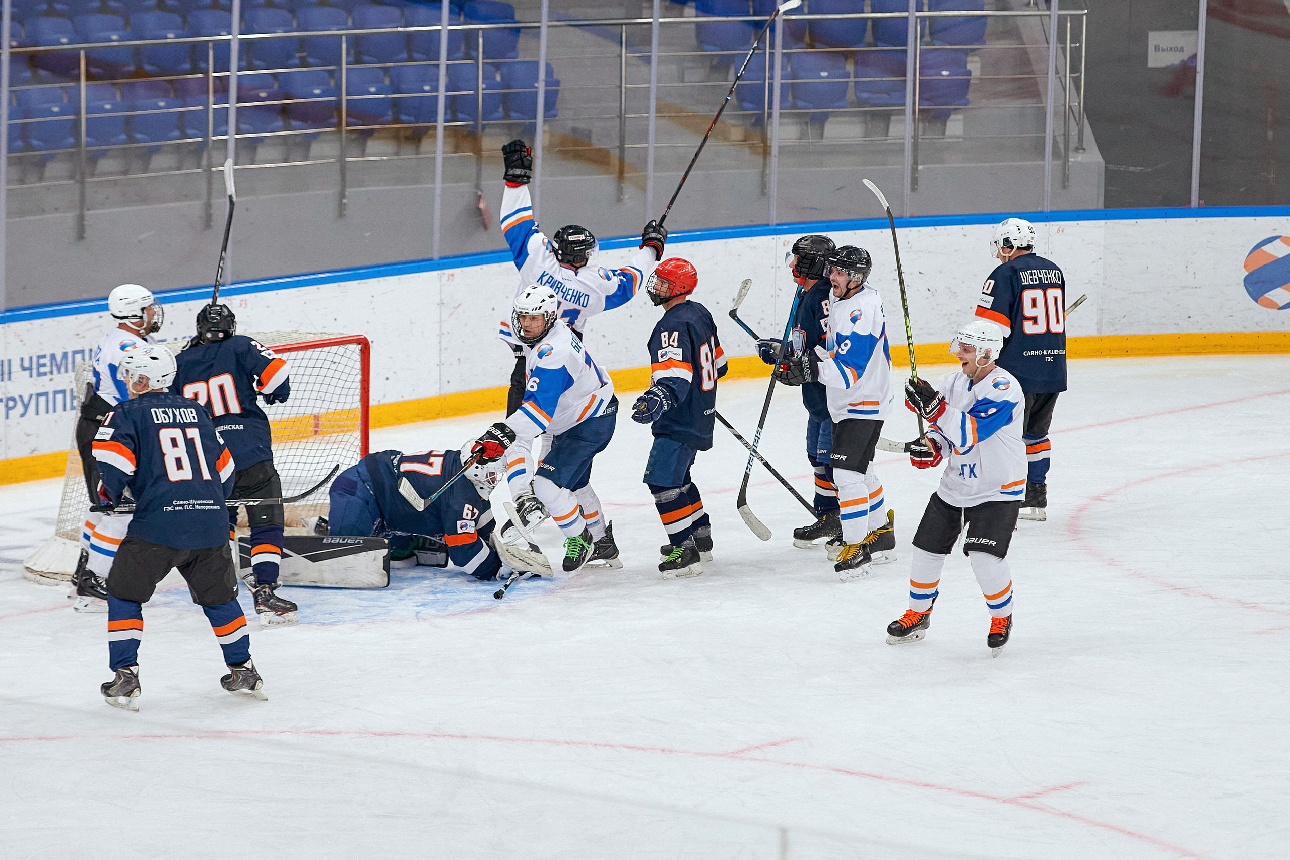 Портфолио репортажной фотосъёмки: Кристалл арена — Хоккей — РусГидро. Фотограф Яковлев Роман — Красноярск