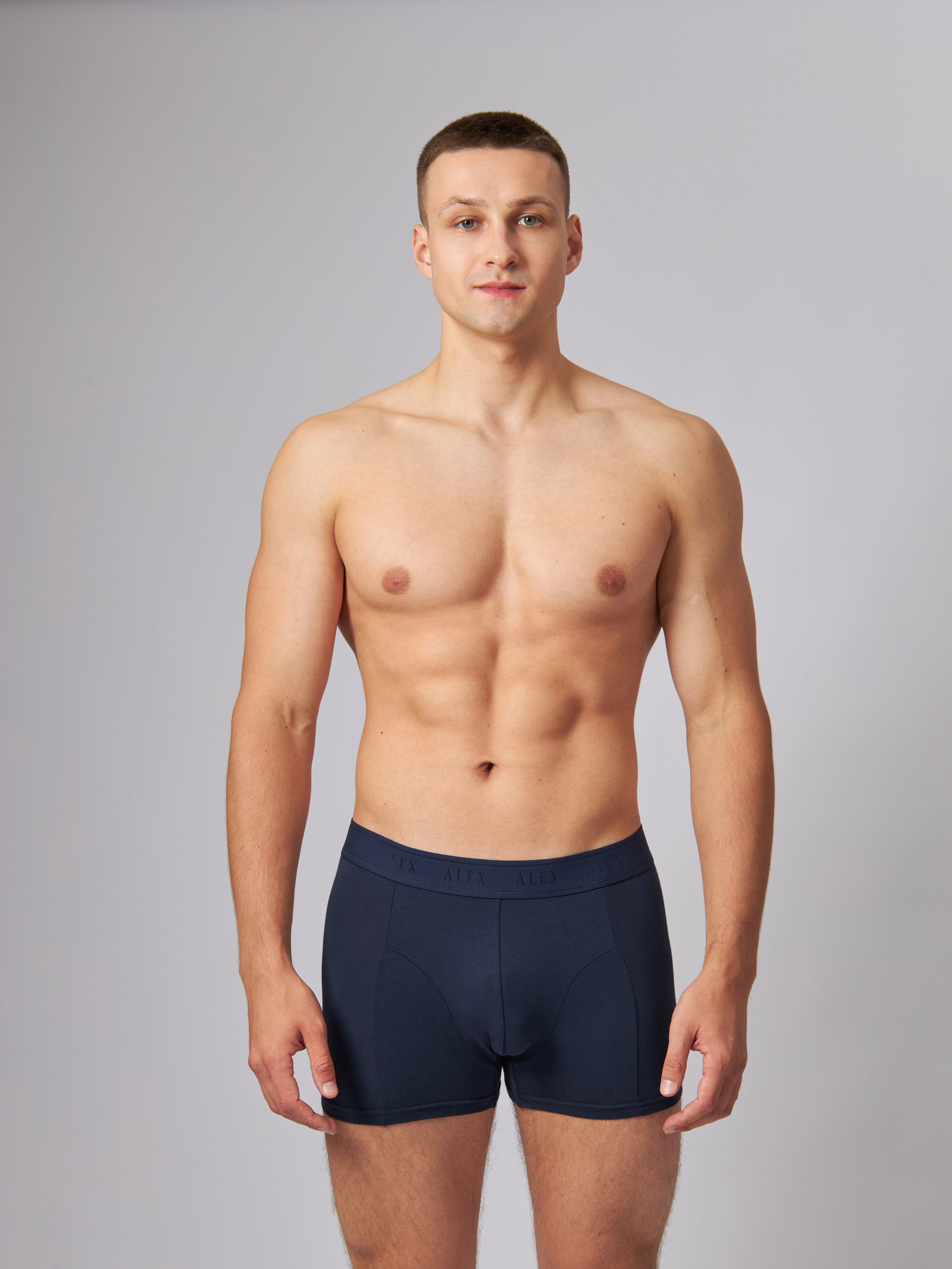 Артем, 185 см, 50-52 р-р. KED Production — продакшн из СПб. Создаём фото, видео и контент, который помогает брендам и селлерам продавать больше