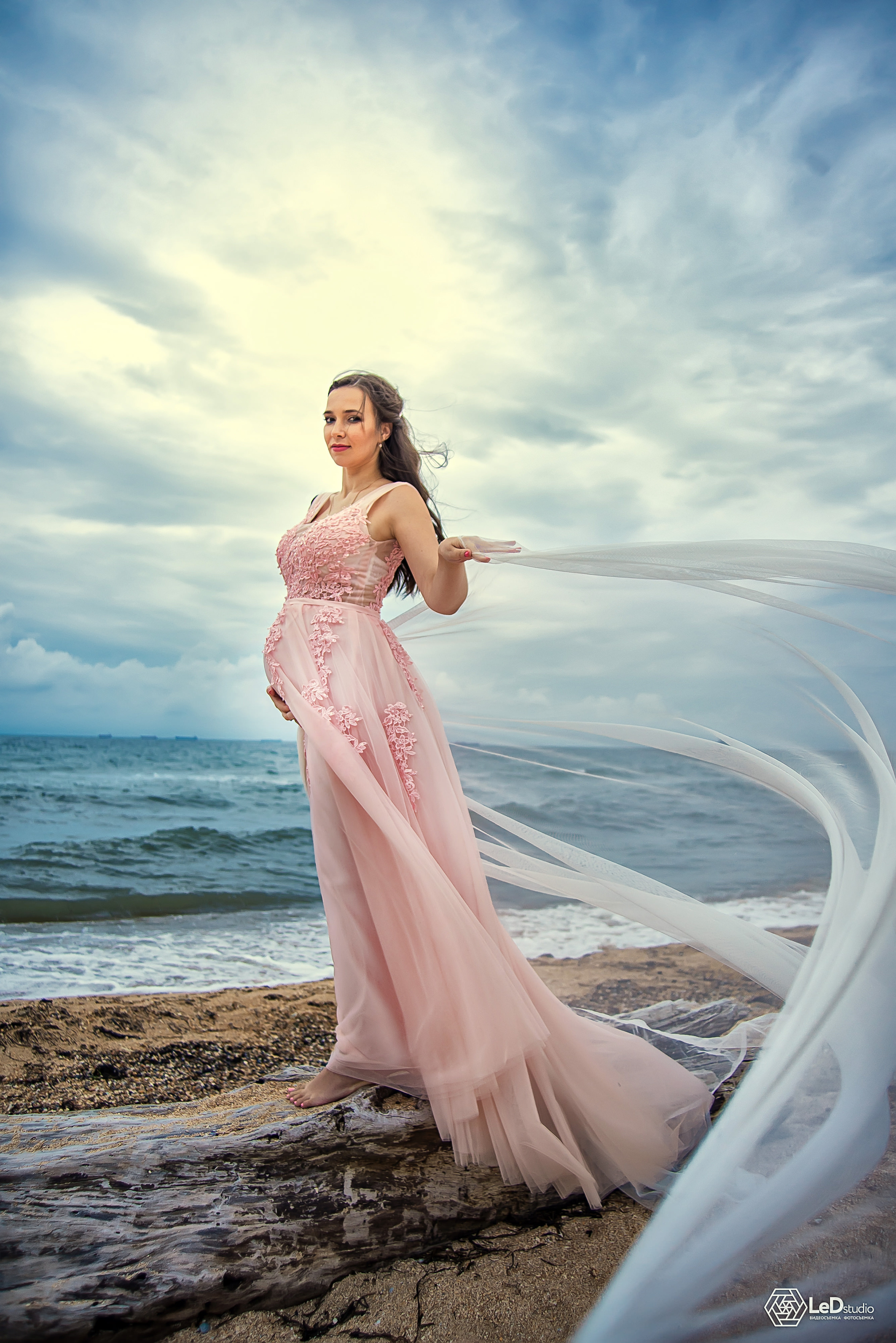 1. Фото и видео, свадебная, семейная, индивидуальная, школьная съёмка