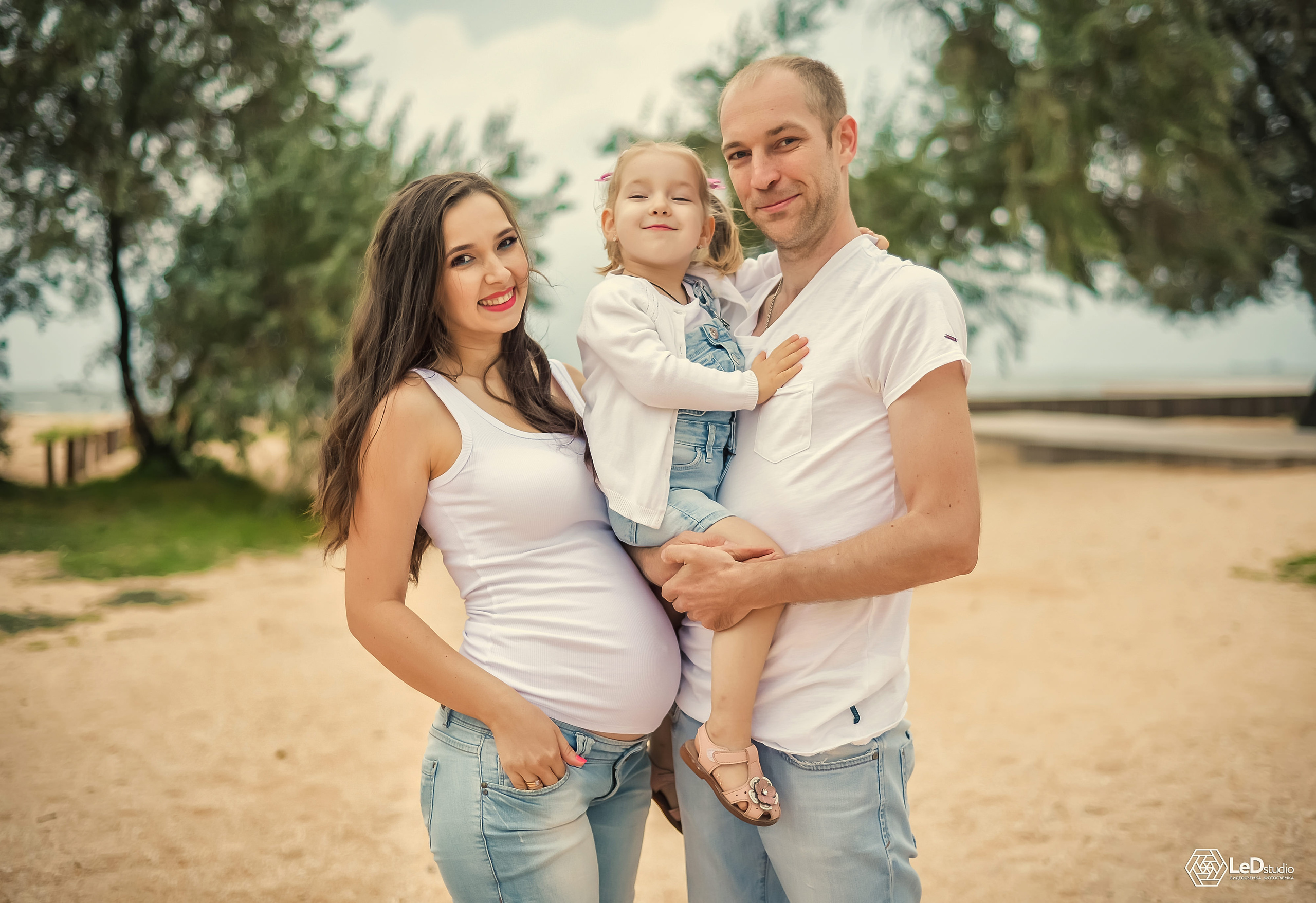 1. Фото и видео, свадебная, семейная, индивидуальная, школьная съёмка