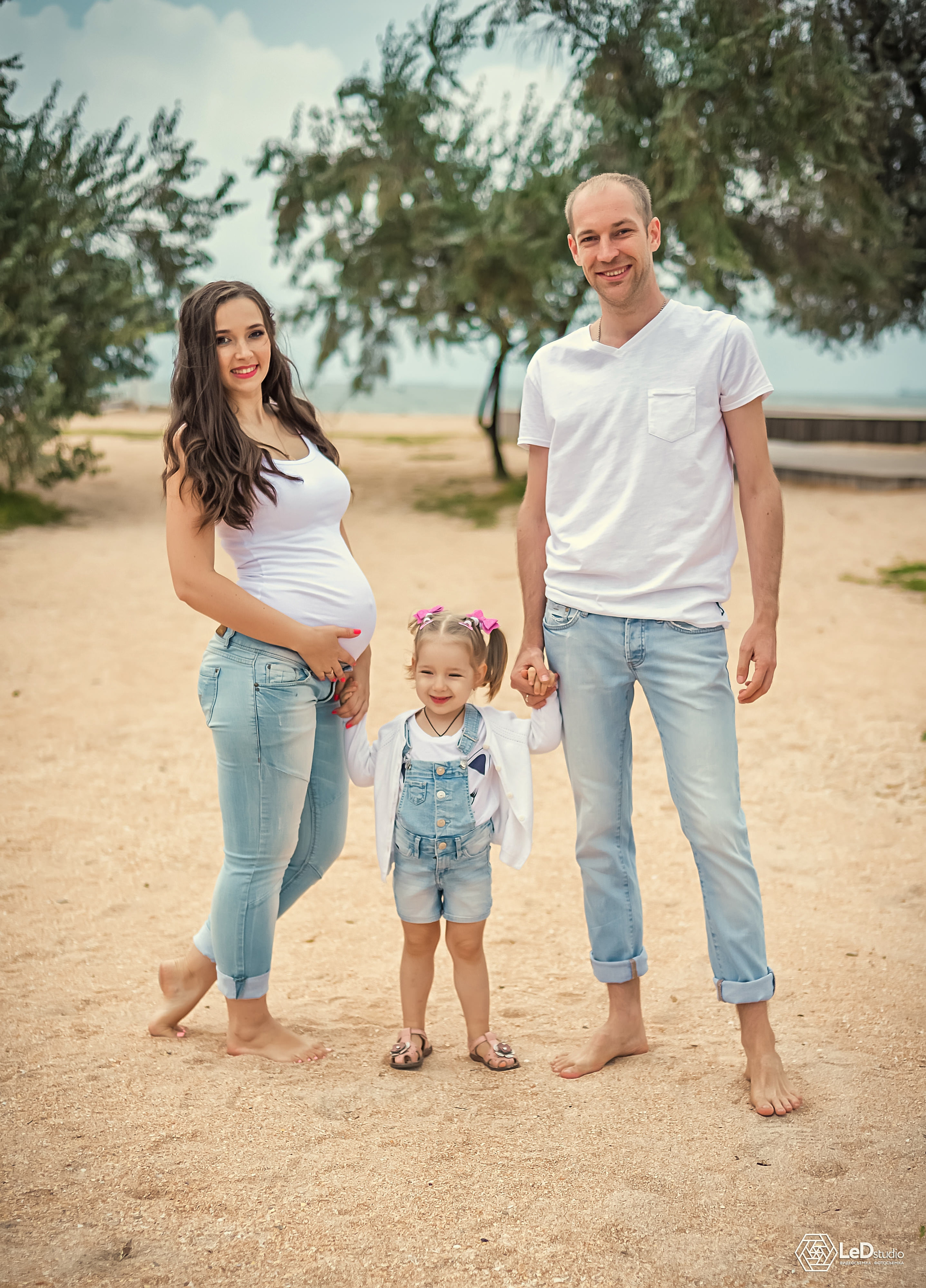 1. Фото и видео, свадебная, семейная, индивидуальная, школьная съёмка