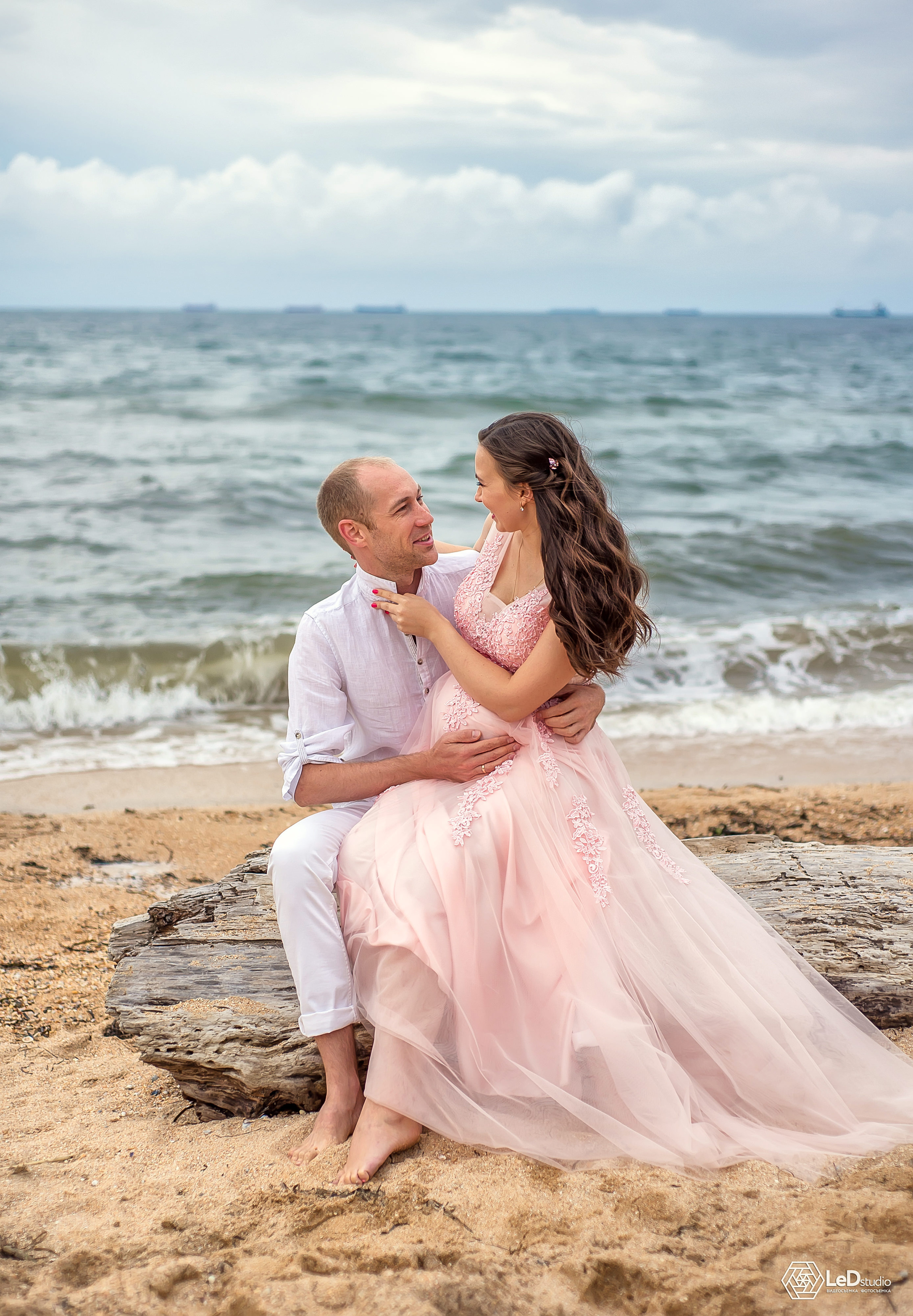 1. Фото и видео, свадебная, семейная, индивидуальная, школьная съёмка