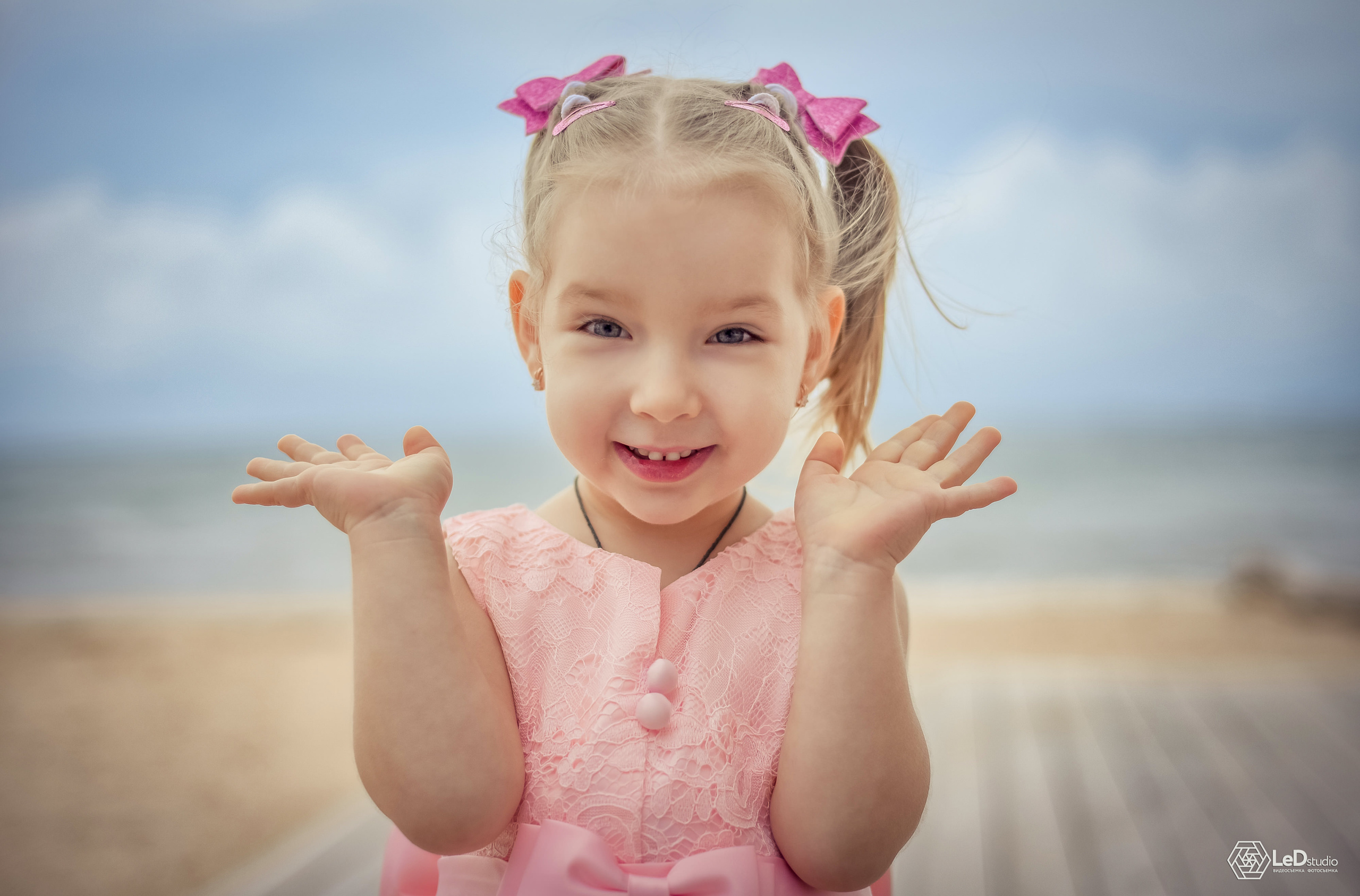 1. Фото и видео, свадебная, семейная, индивидуальная, школьная съёмка