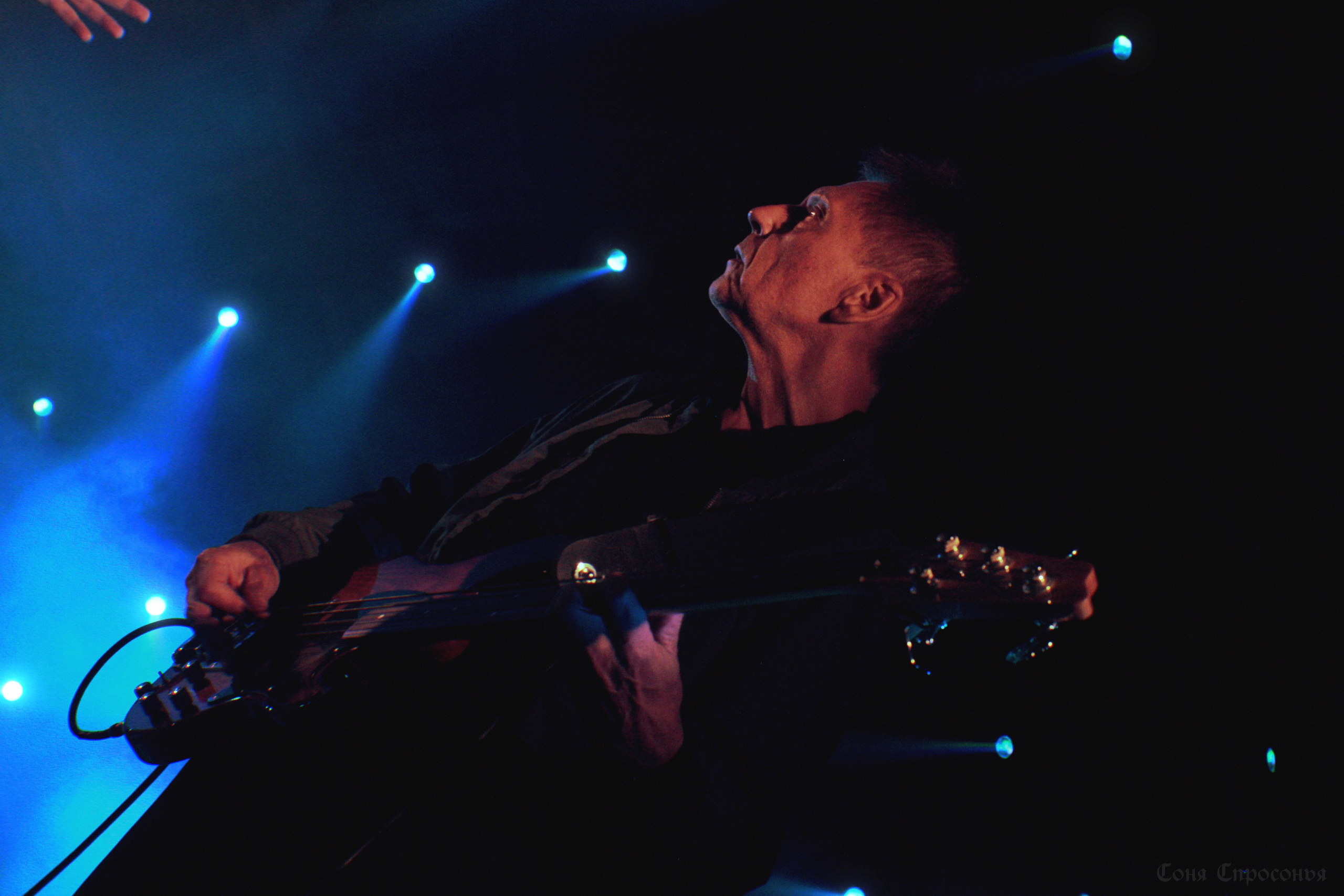 Синестетик 26.08.23. Концертный и портретный фотограф в Москве Соня Спросонья