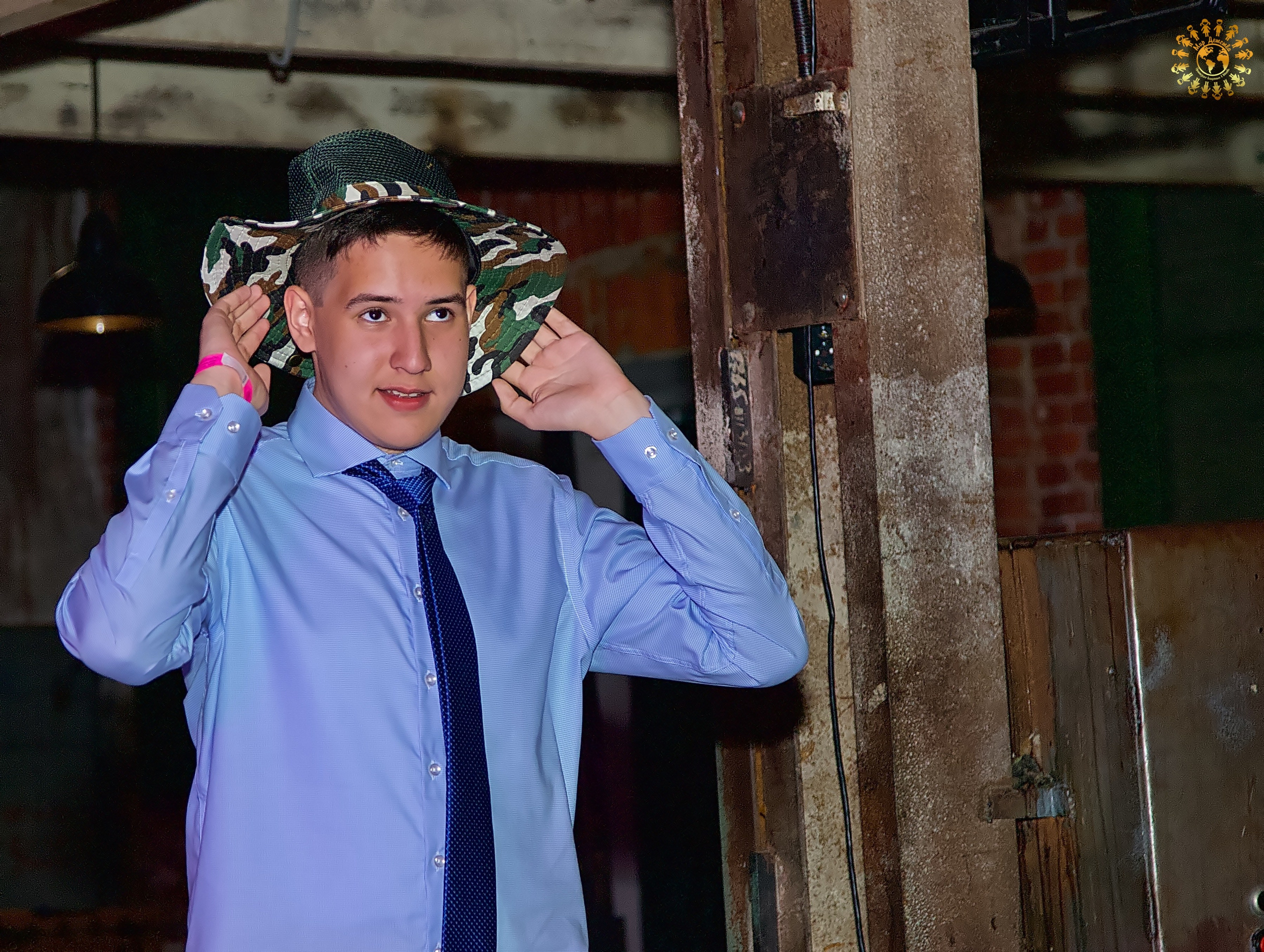 Выпускной 2023 (9-й класс, школа № 46). Loft Urban. Москва. Репортажная съемка в Москве и области. Анималистика