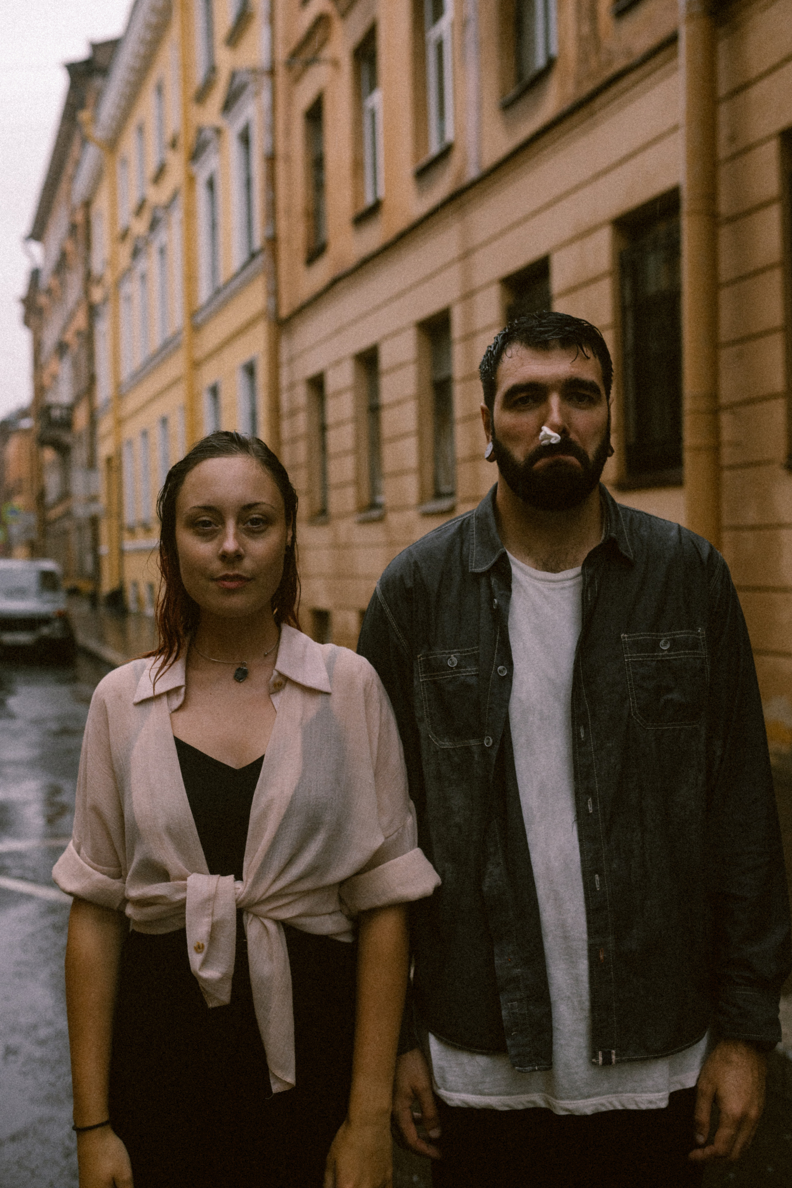 И мы как всегда без зонта мимо тусклых домов по питерским лужам…. Свадебный и семейный фотограф в Санкт-Петербурге и Москве