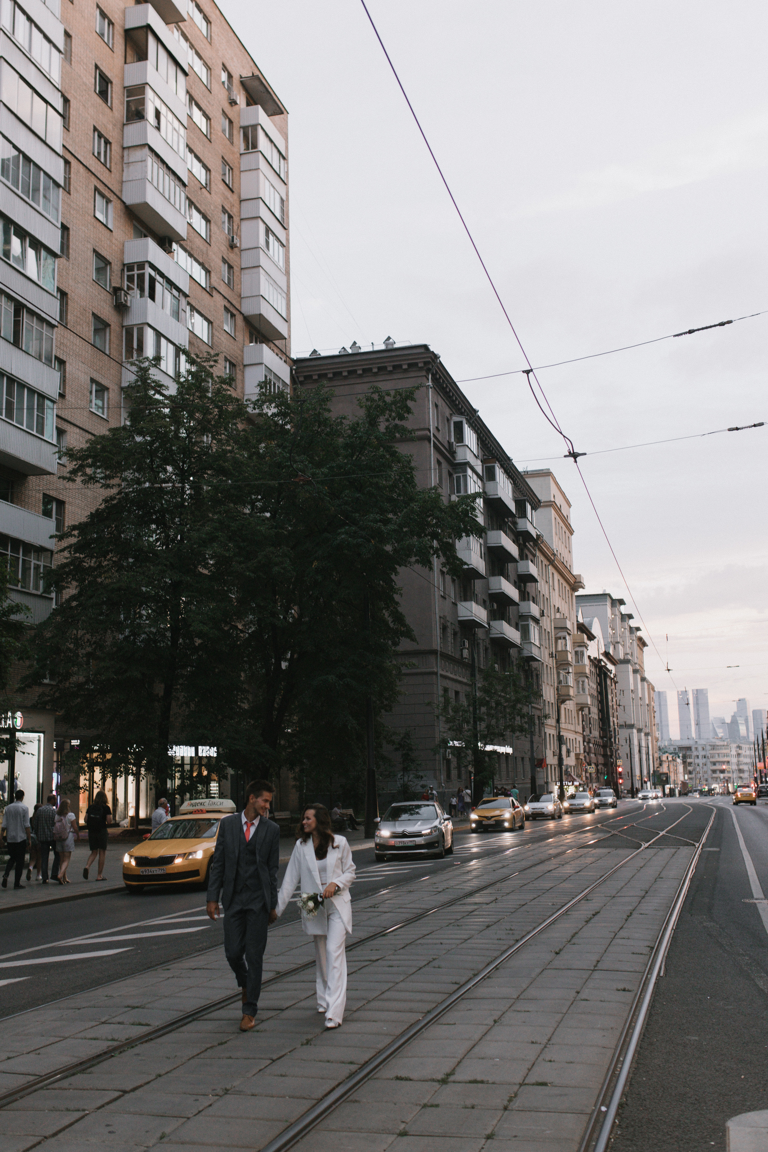 По трамвайным рельсам. Свадебный и семейный фотограф в Санкт-Петербурге и Москве