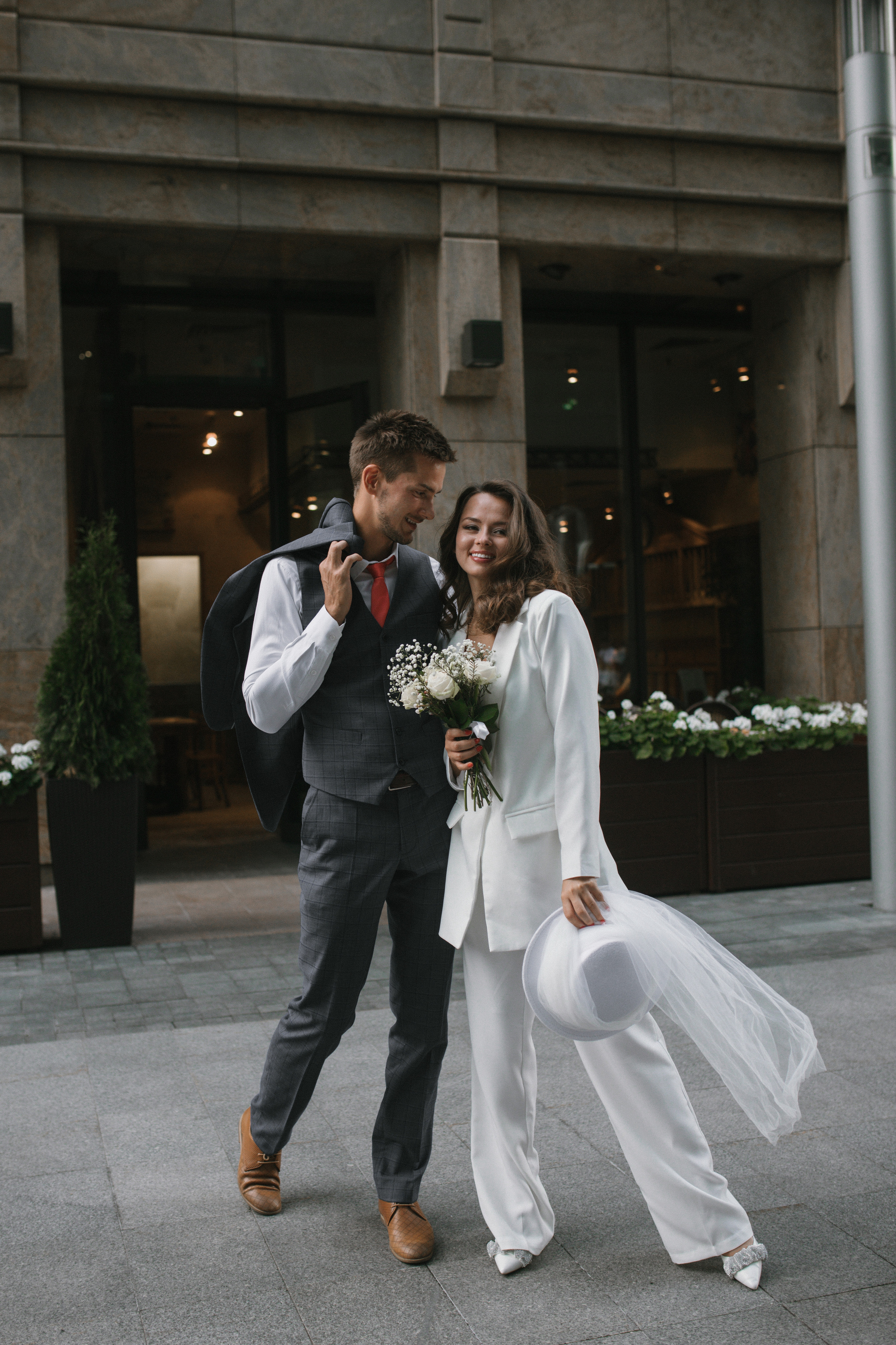 По трамвайным рельсам. Свадебный и семейный фотограф в Санкт-Петербурге и Москве