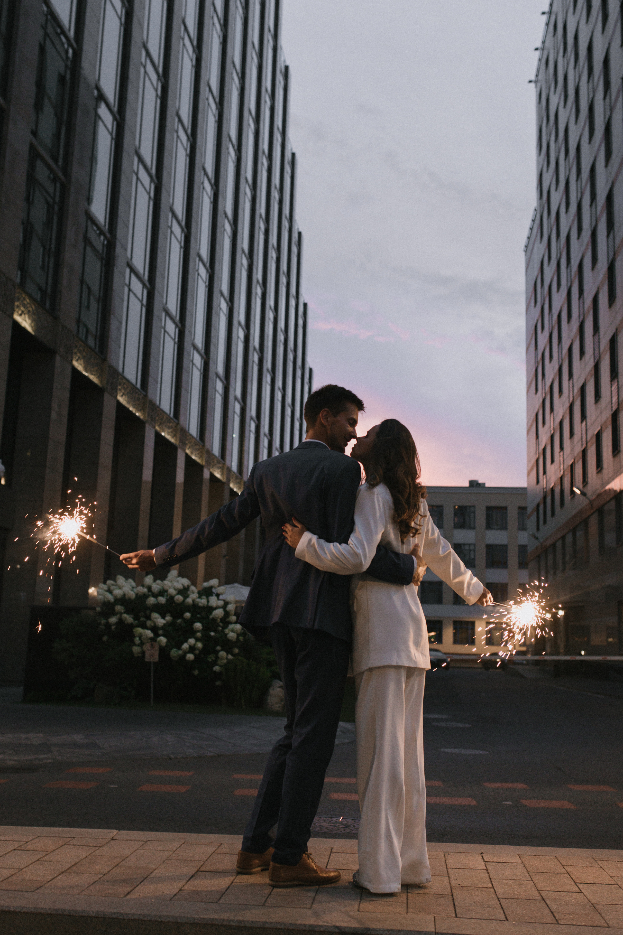По трамвайным рельсам. Свадебный и семейный фотограф в Санкт-Петербурге и Москве