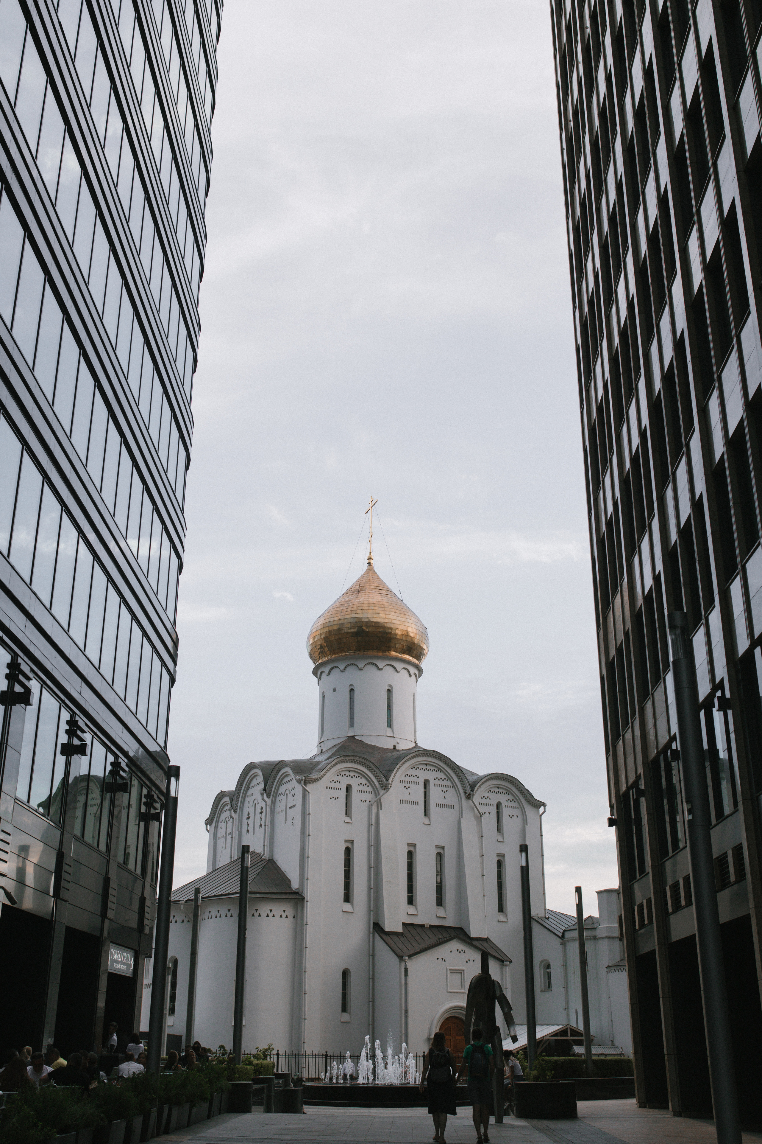 По трамвайным рельсам. Свадебный и семейный фотограф в Санкт-Петербурге и Москве