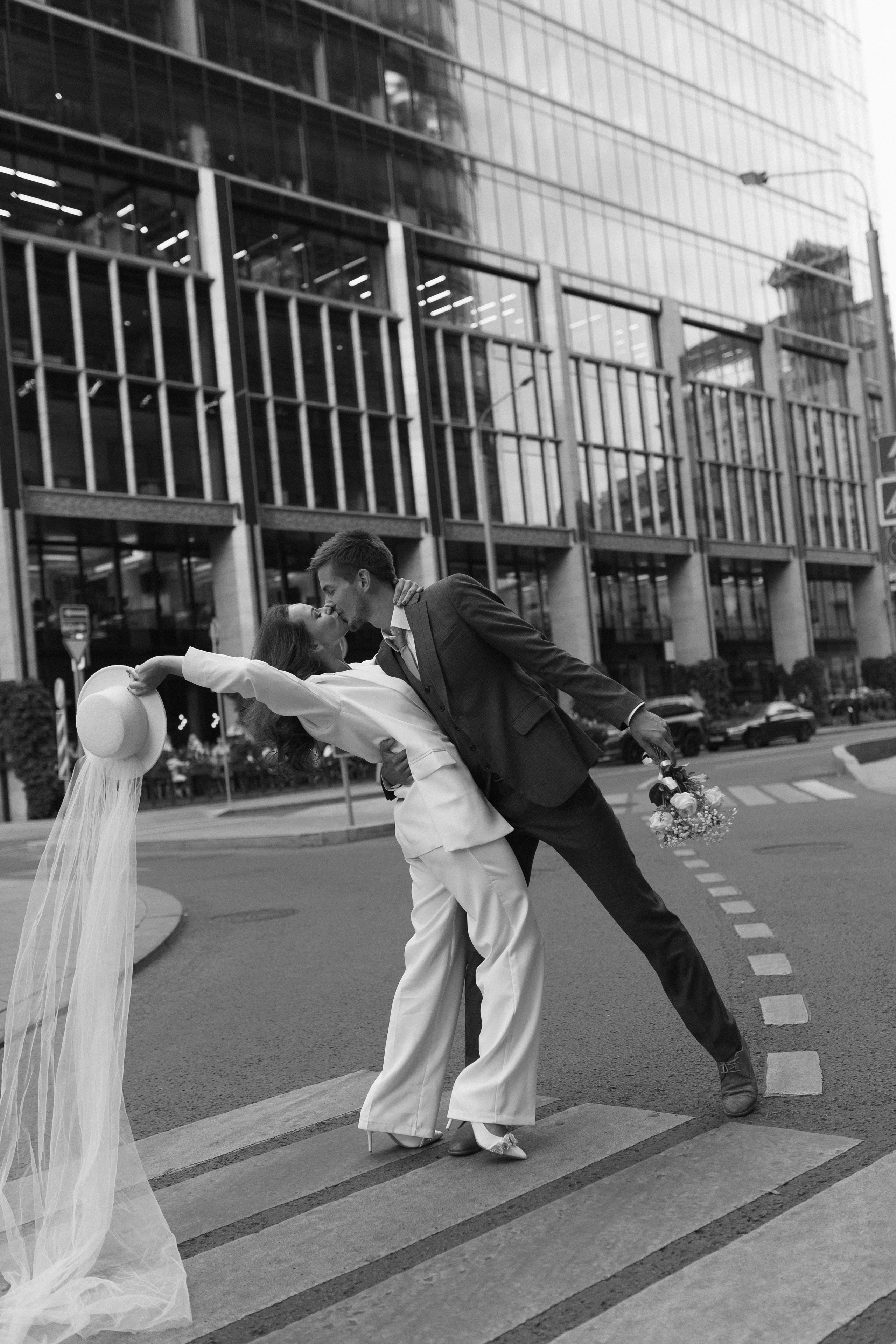 По трамвайным рельсам. Свадебный и семейный фотограф в Санкт-Петербурге и Москве