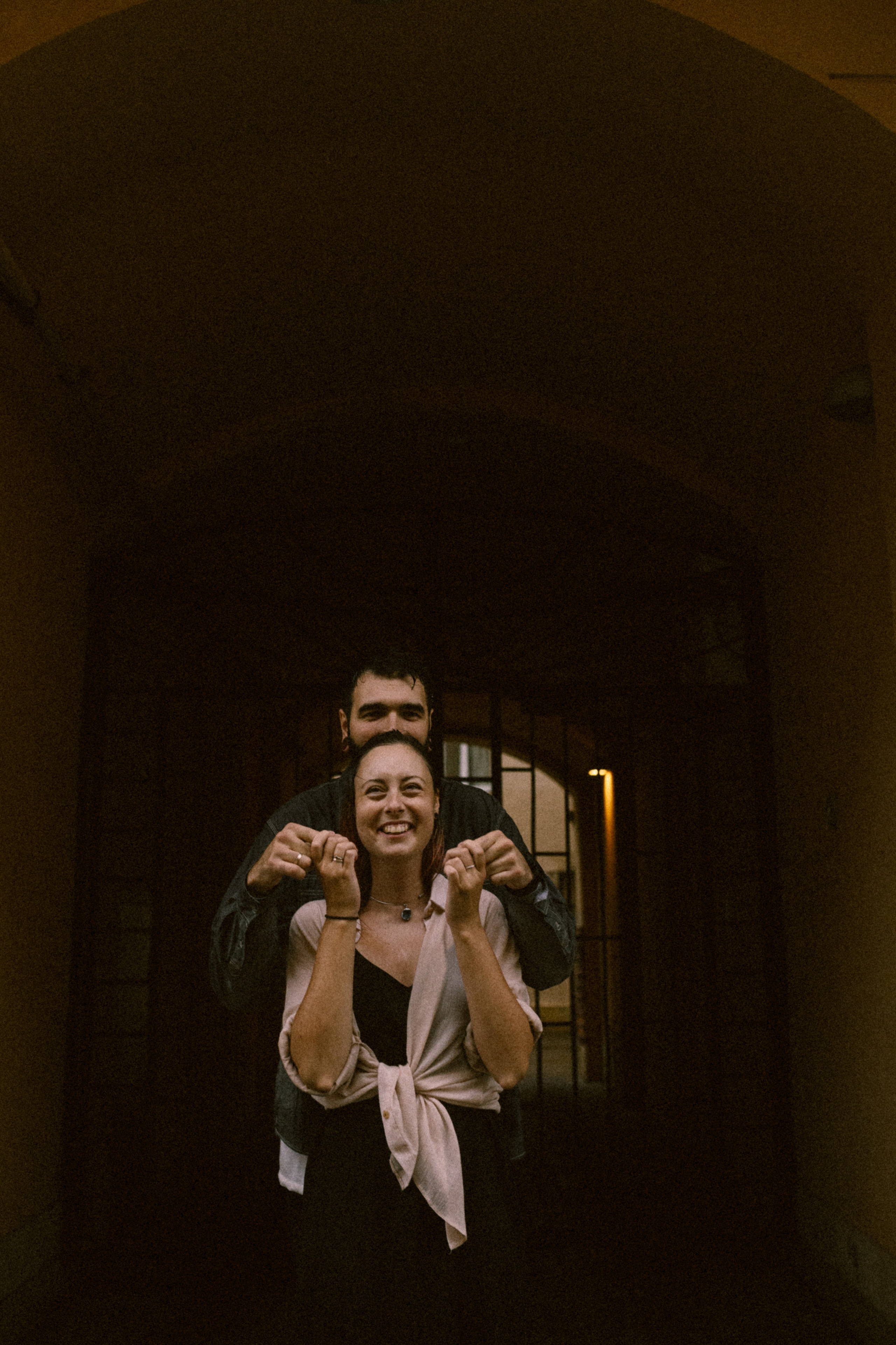 И мы как всегда без зонта мимо тусклых домов по питерским лужам…. Свадебный и семейный фотограф в Санкт-Петербурге и Москве